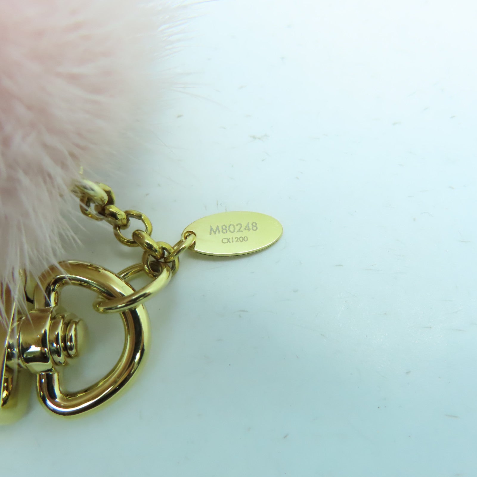 LOUIS VUITTON 金屬/皮草Charm金扣掛飾粉紅色/白色