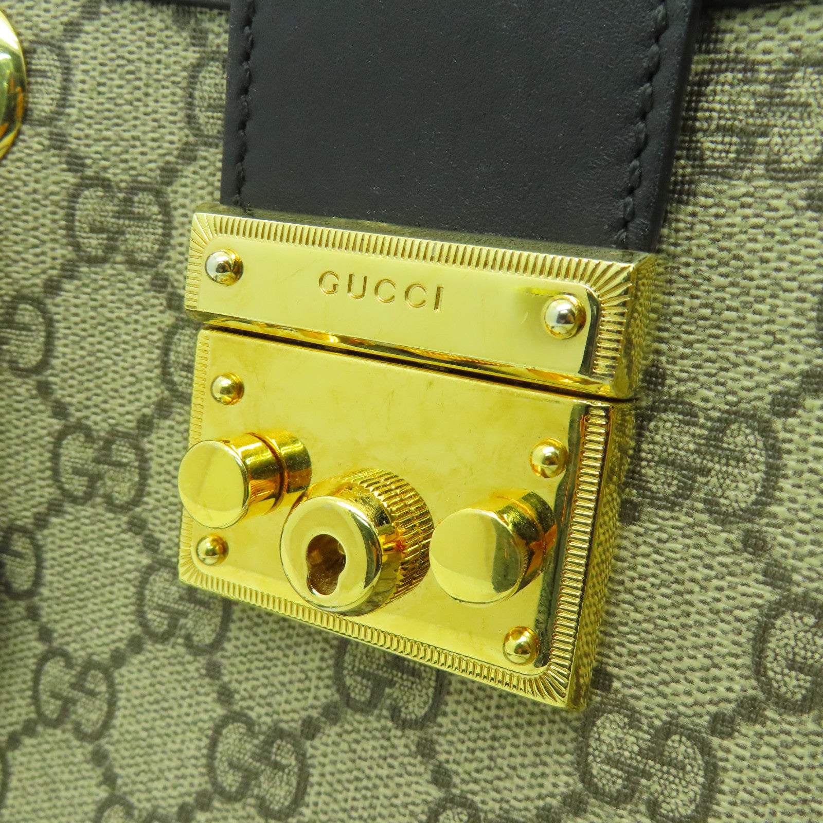 GUCCI 塗層帆布Chain Shoulder金扣鏈帶肩背袋黑色
