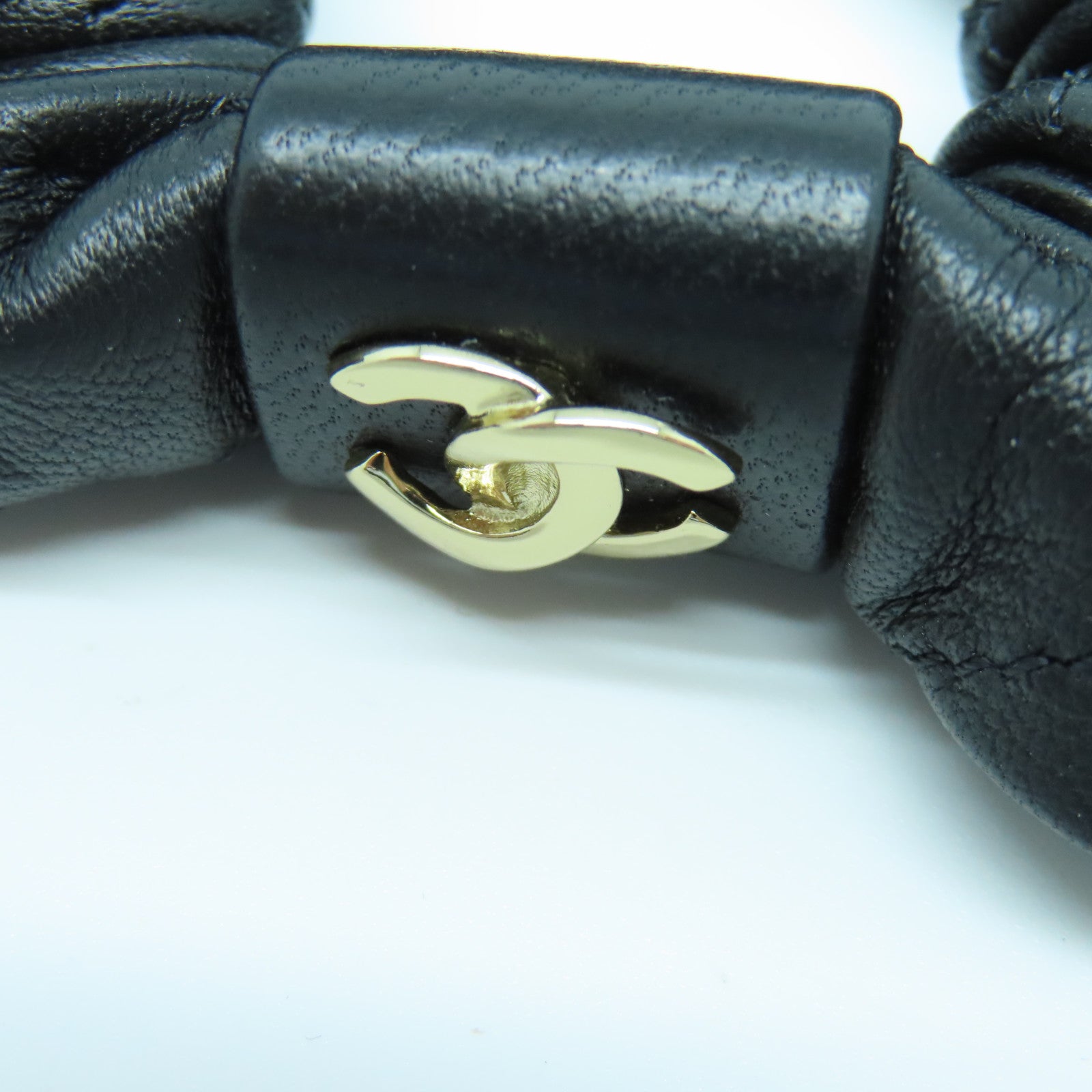 CHANEL 羊皮皮革Hair Band金扣髮帶黑色