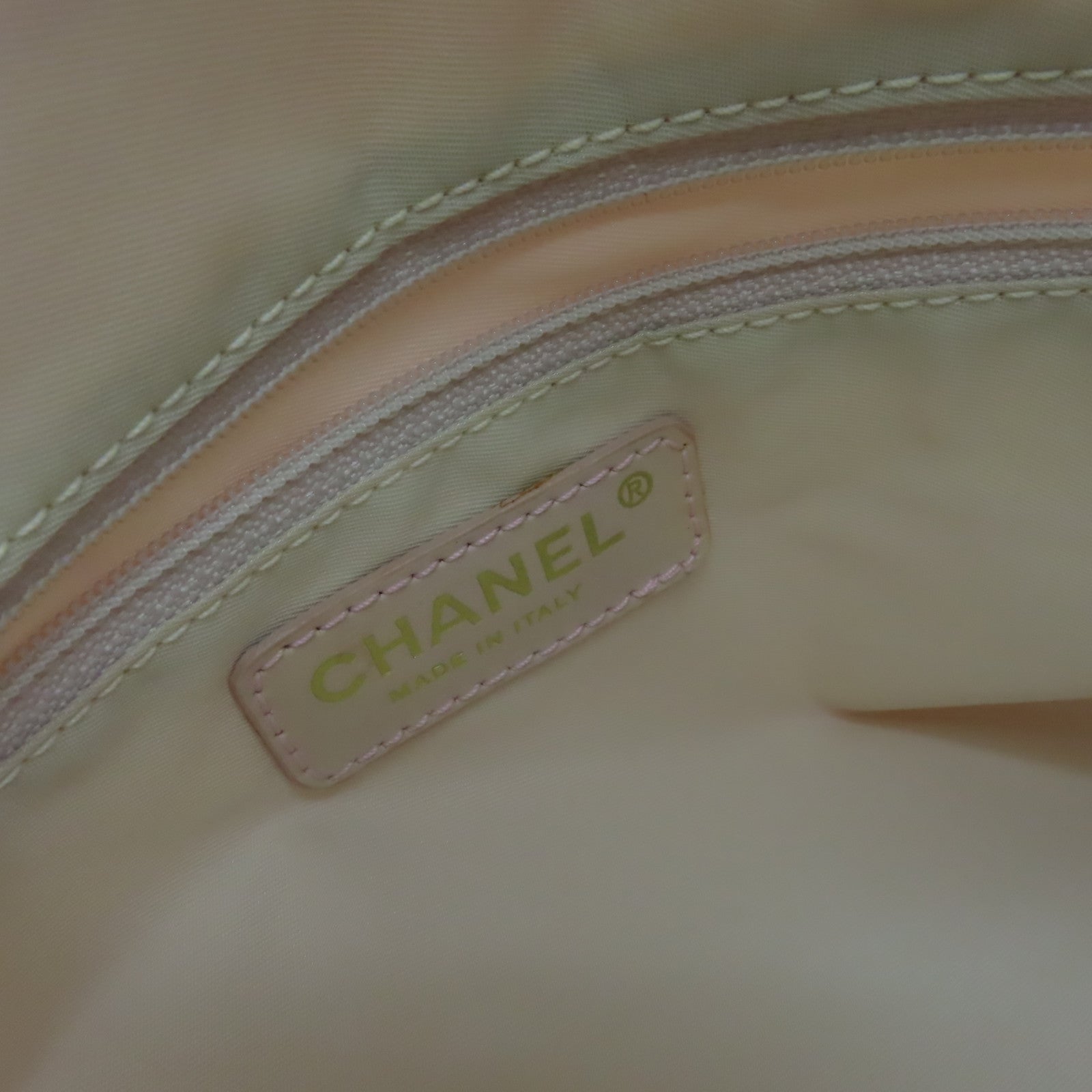 CHANEL 帆布Travel Line Tote Bag金扣肩背袋粉紅色