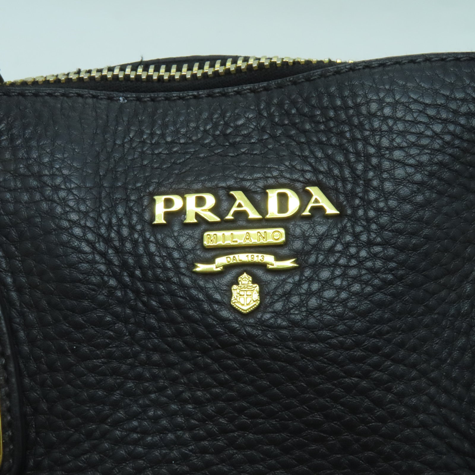 PRADA 牛皮皮革Shoulder Bag金扣肩背袋黑色