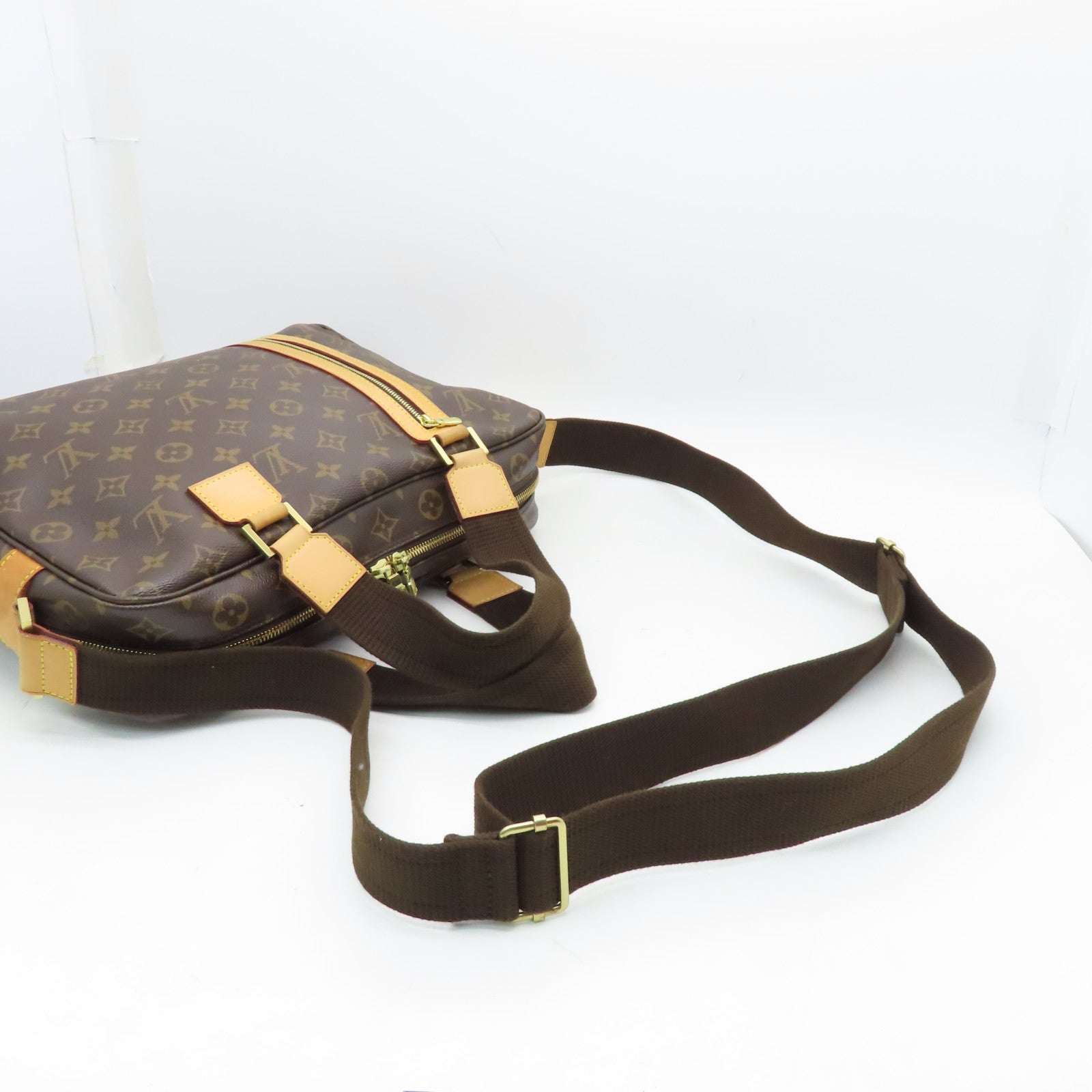LOUIS VUITTON Monogram Sac Bosphore Gold Buckle Handle Shoulder Bag Brown