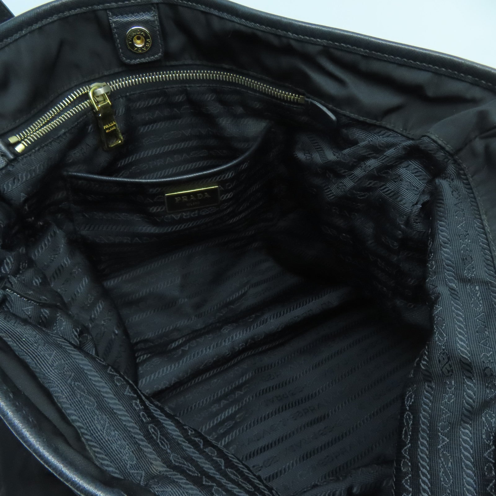 PRADA 尼龙Tote Bag金扣手挽肩背两用袋黑色