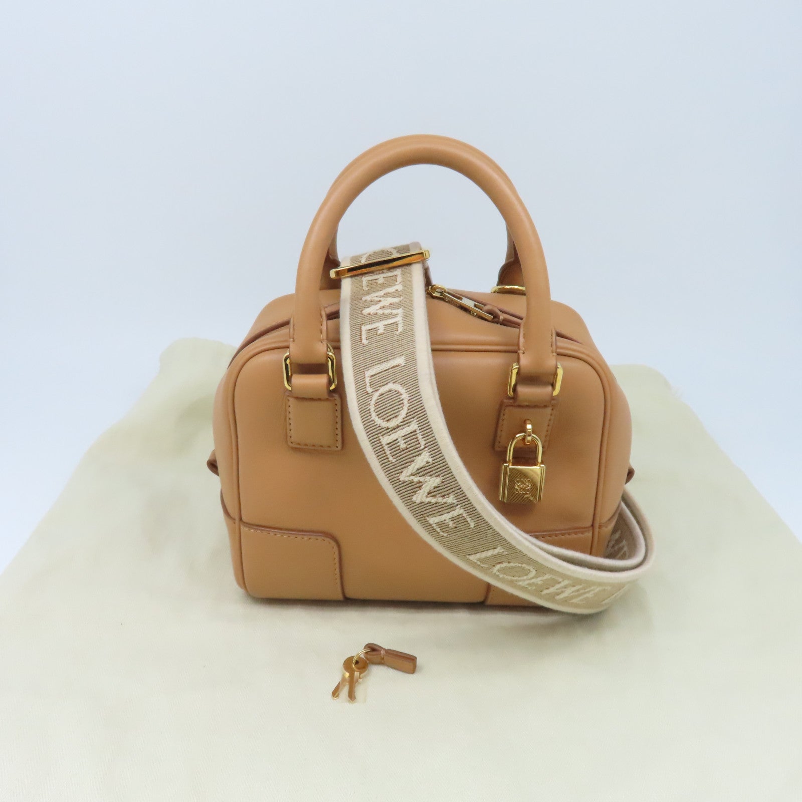 LOEWE 【激減優惠】牛皮皮革Amazona金扣手挽肩背兩用袋杏色