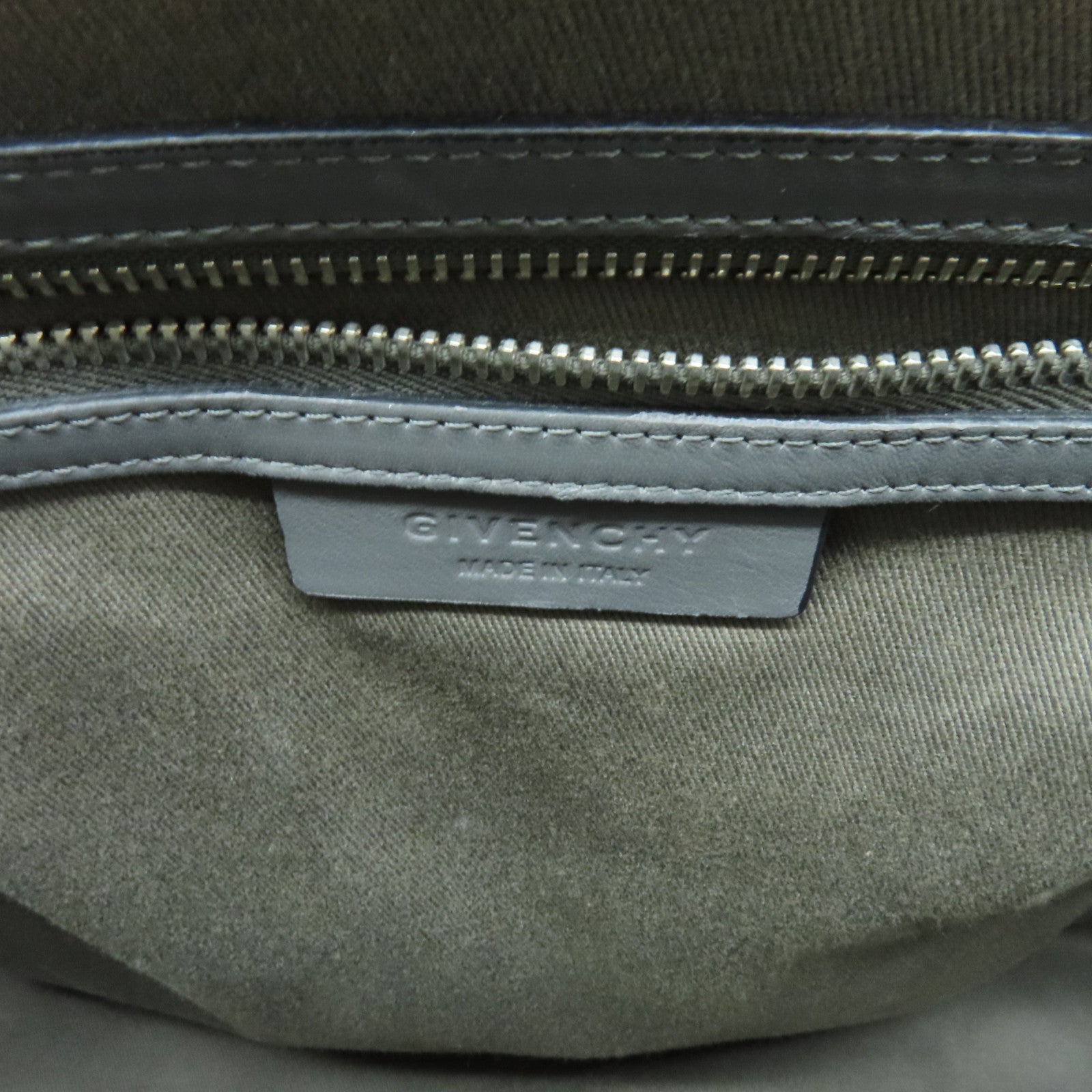 GIVENCHY 牛皮皮革Shoulder Bag銀扣肩背袋灰色