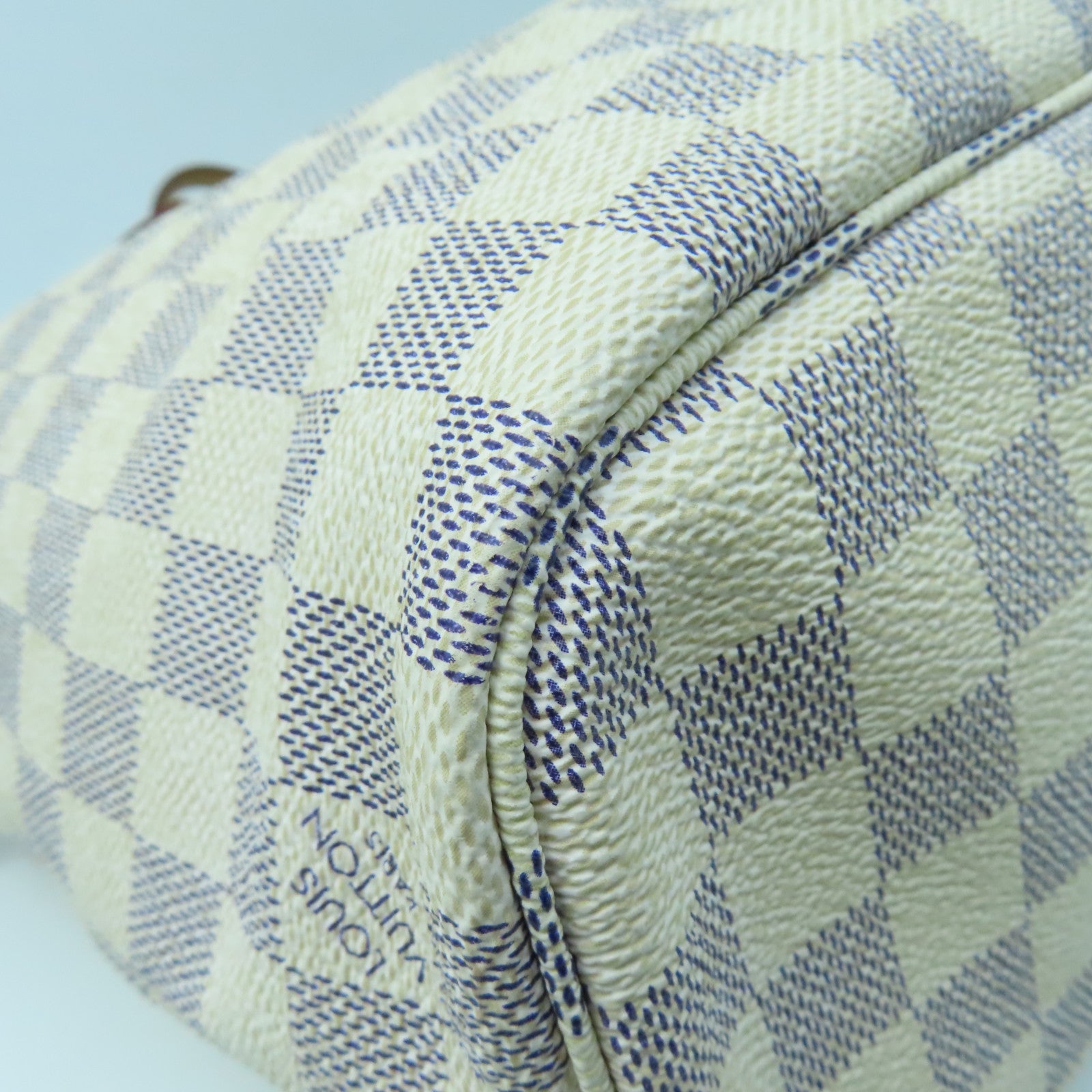 LOUIS VUITTON Damier Azur Neverfull PM Gold Buckle Handle Bag White