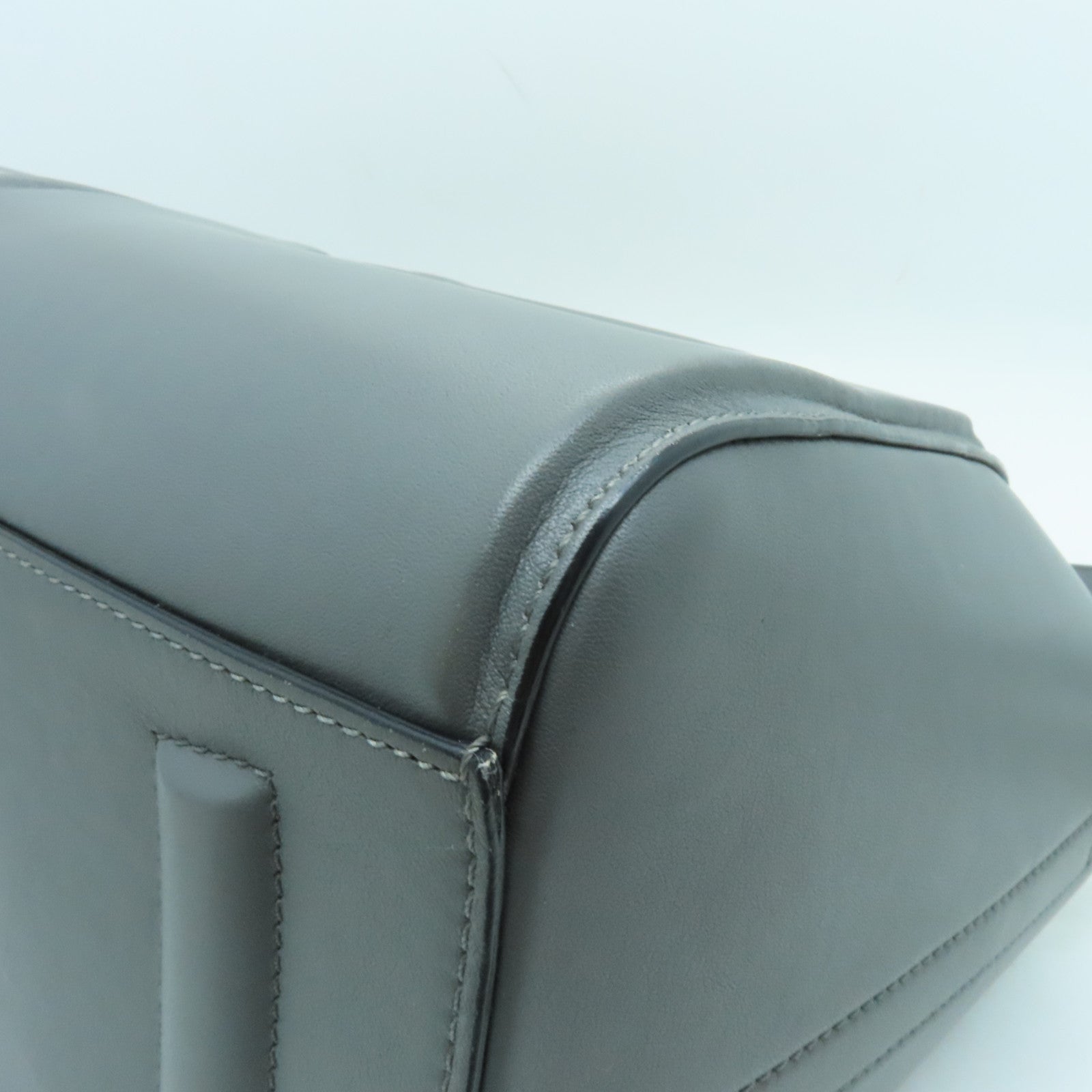 GIVENCHY 牛皮皮革Shoulder Bag銀扣肩背袋灰色