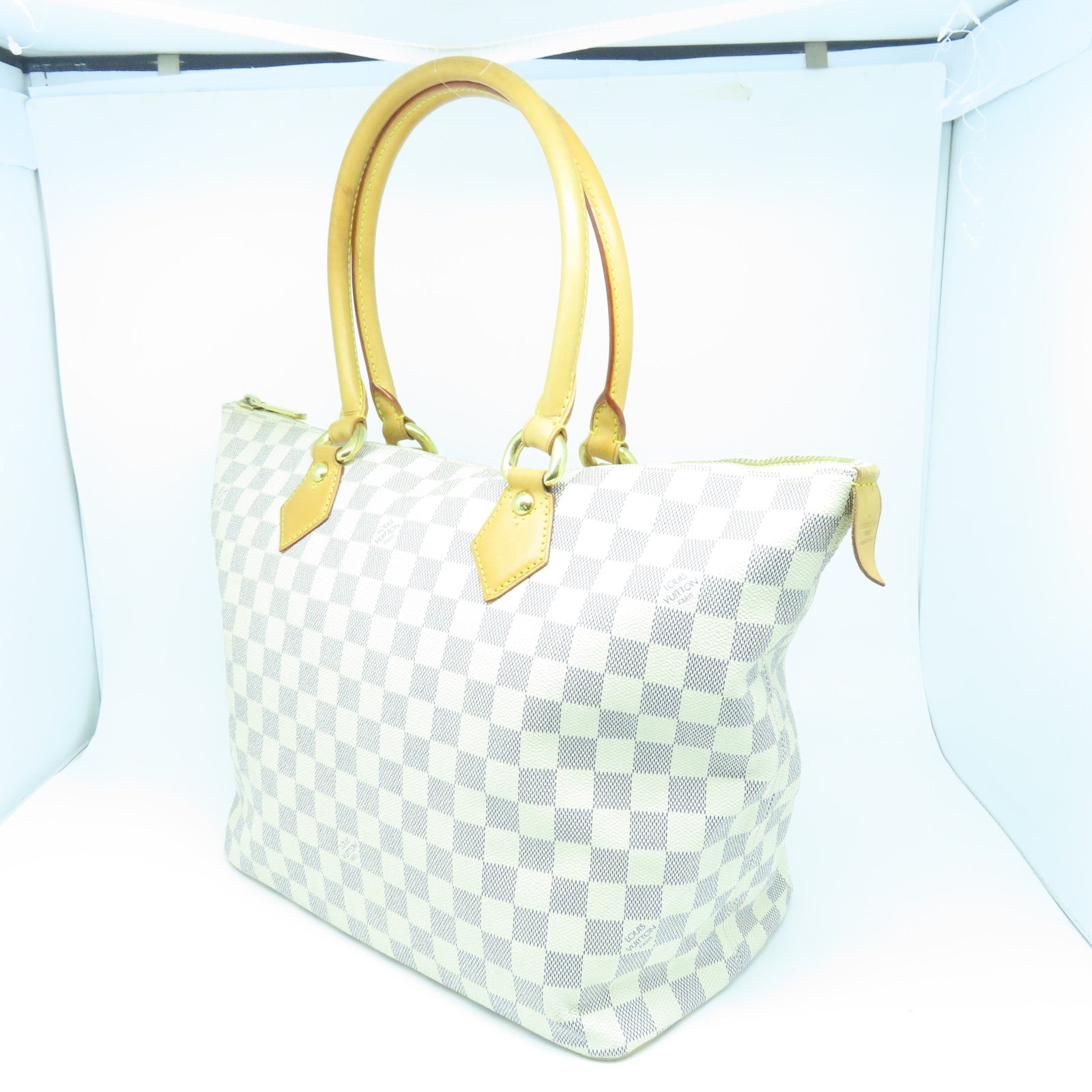 LOUIS VUITTON Damier Azur Saleya MM金扣手挽袋米色