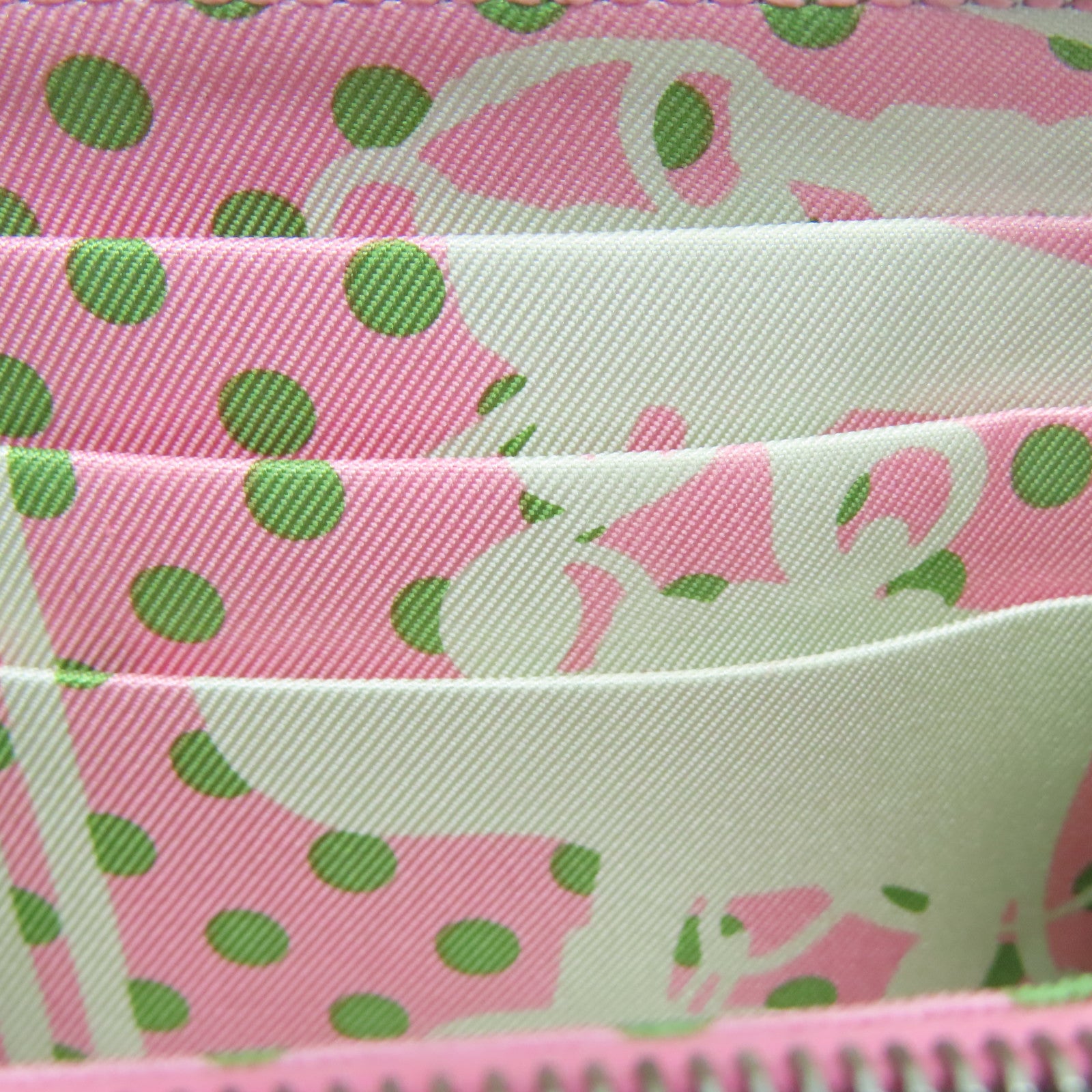 HERMES Epsom皮革Silk In Wallet銀扣錢包Vert Criquet蟋綠/牛油果/酪梨綠色