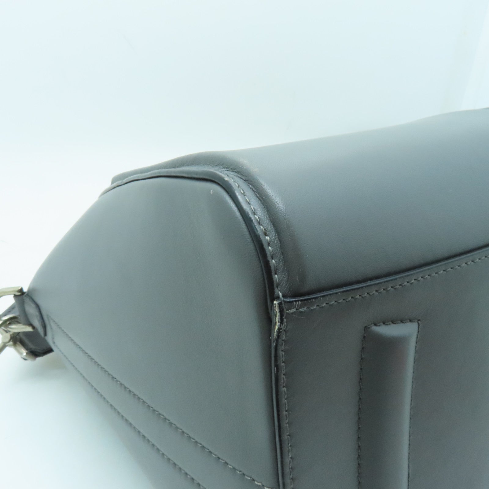 GIVENCHY 牛皮皮革Shoulder Bag銀扣肩背袋灰色
