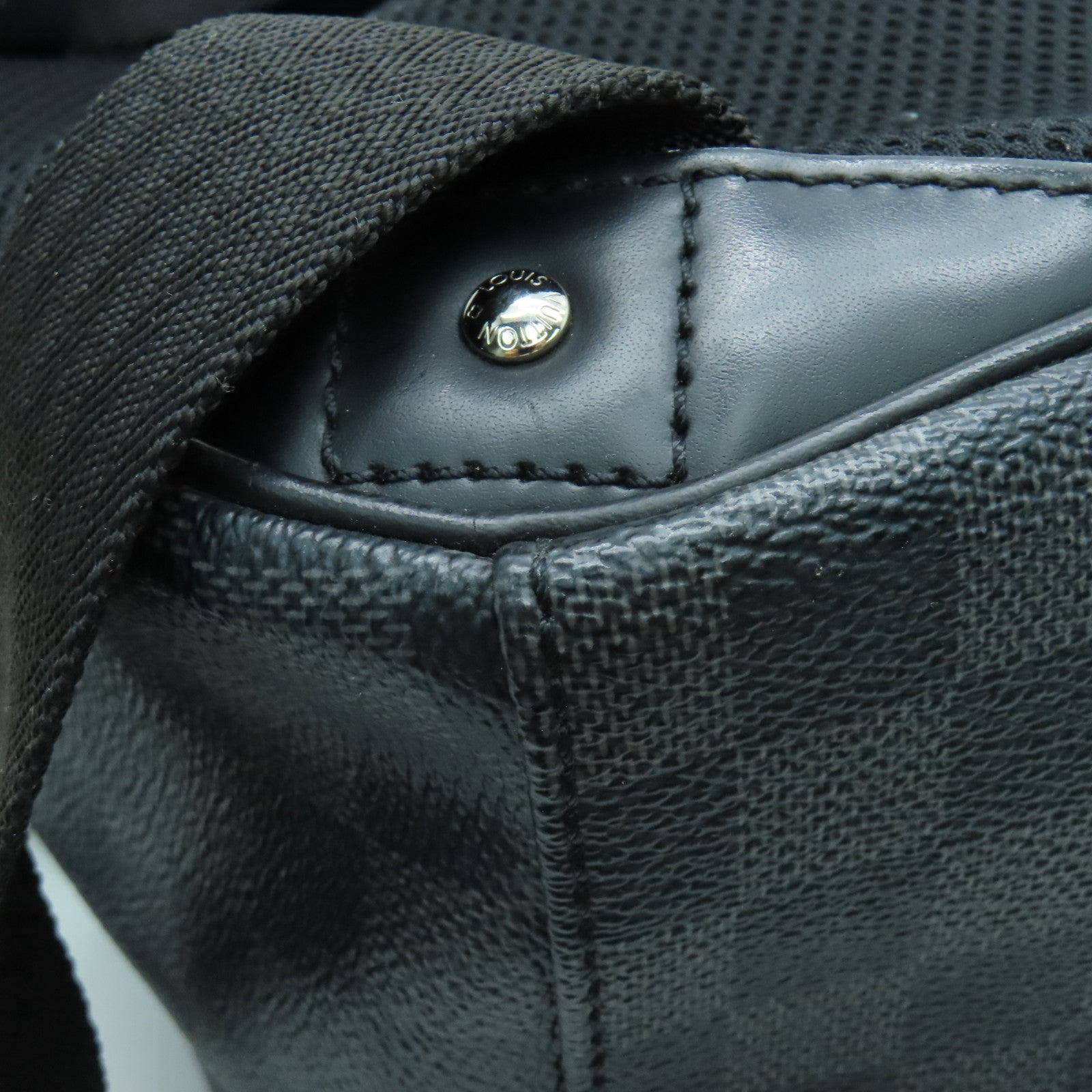 LOUIS VUITTON Damier Michael Backpack銀扣背包黑色