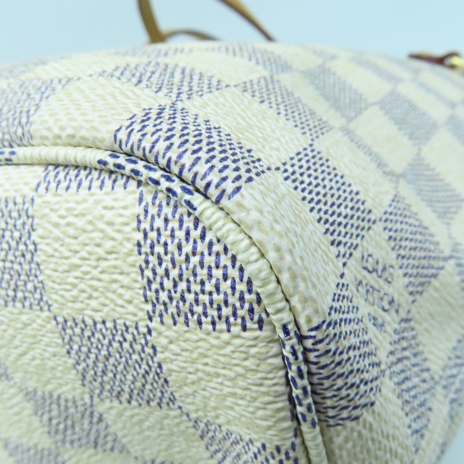 LOUIS VUITTON Damier Azur Neverfull PM Gold Buckle Handle Bag White