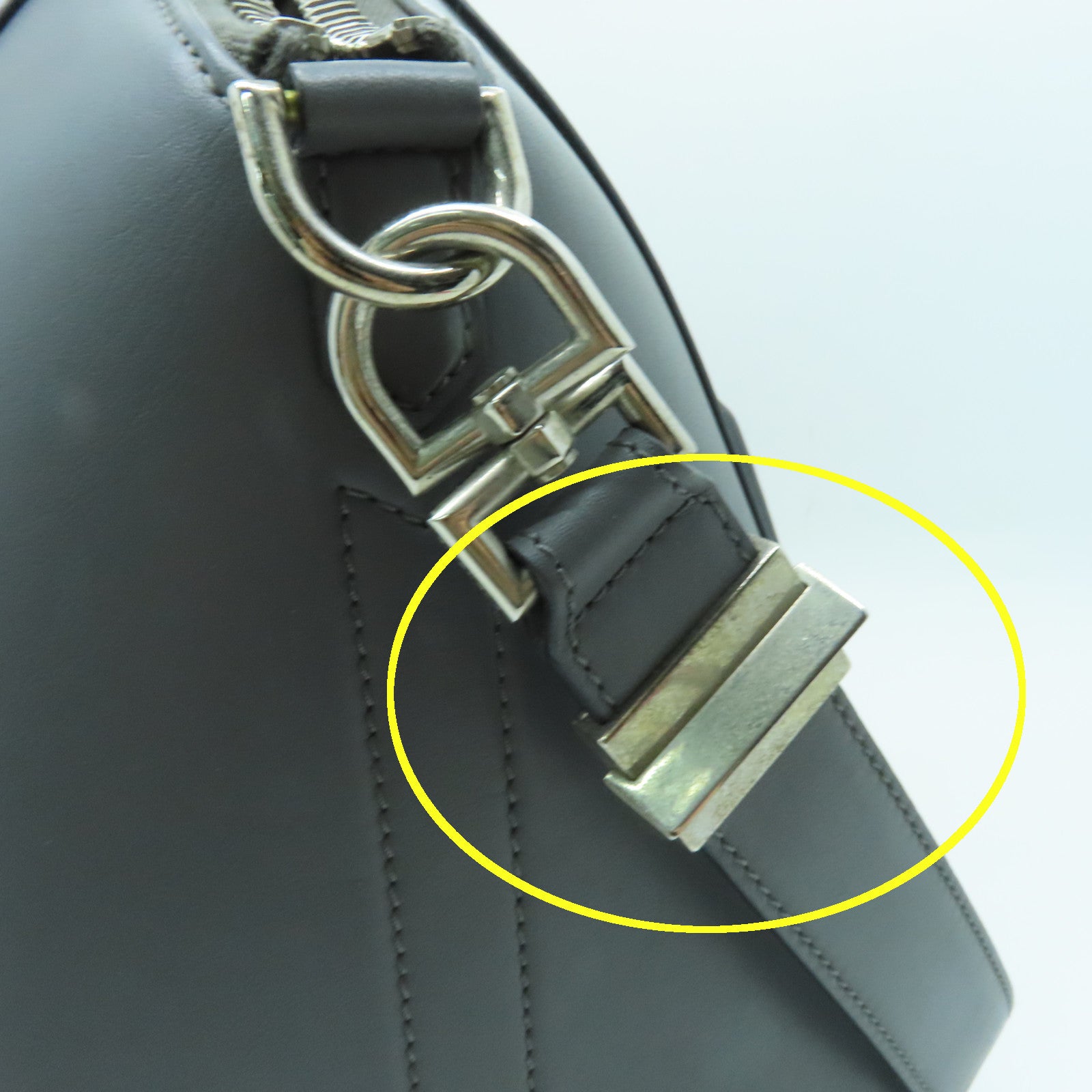 GIVENCHY 牛皮皮革Shoulder Bag銀扣肩背袋灰色