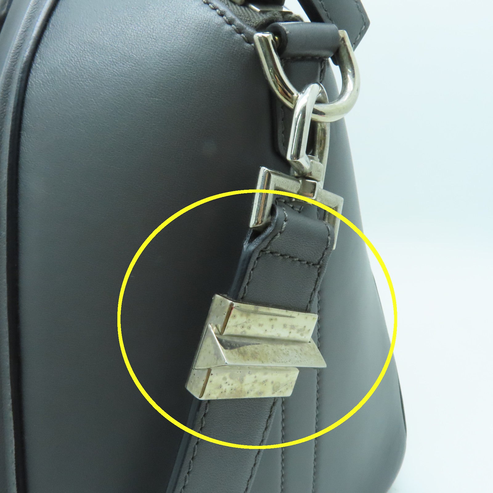 GIVENCHY 牛皮皮革Shoulder Bag銀扣肩背袋灰色