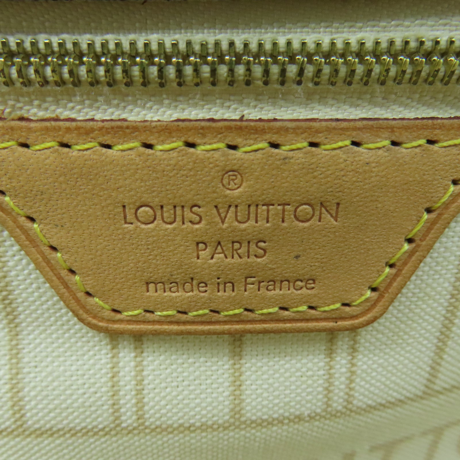 LOUIS VUITTON Damier Azur Neverfull PM Gold Buckle Handle Bag White