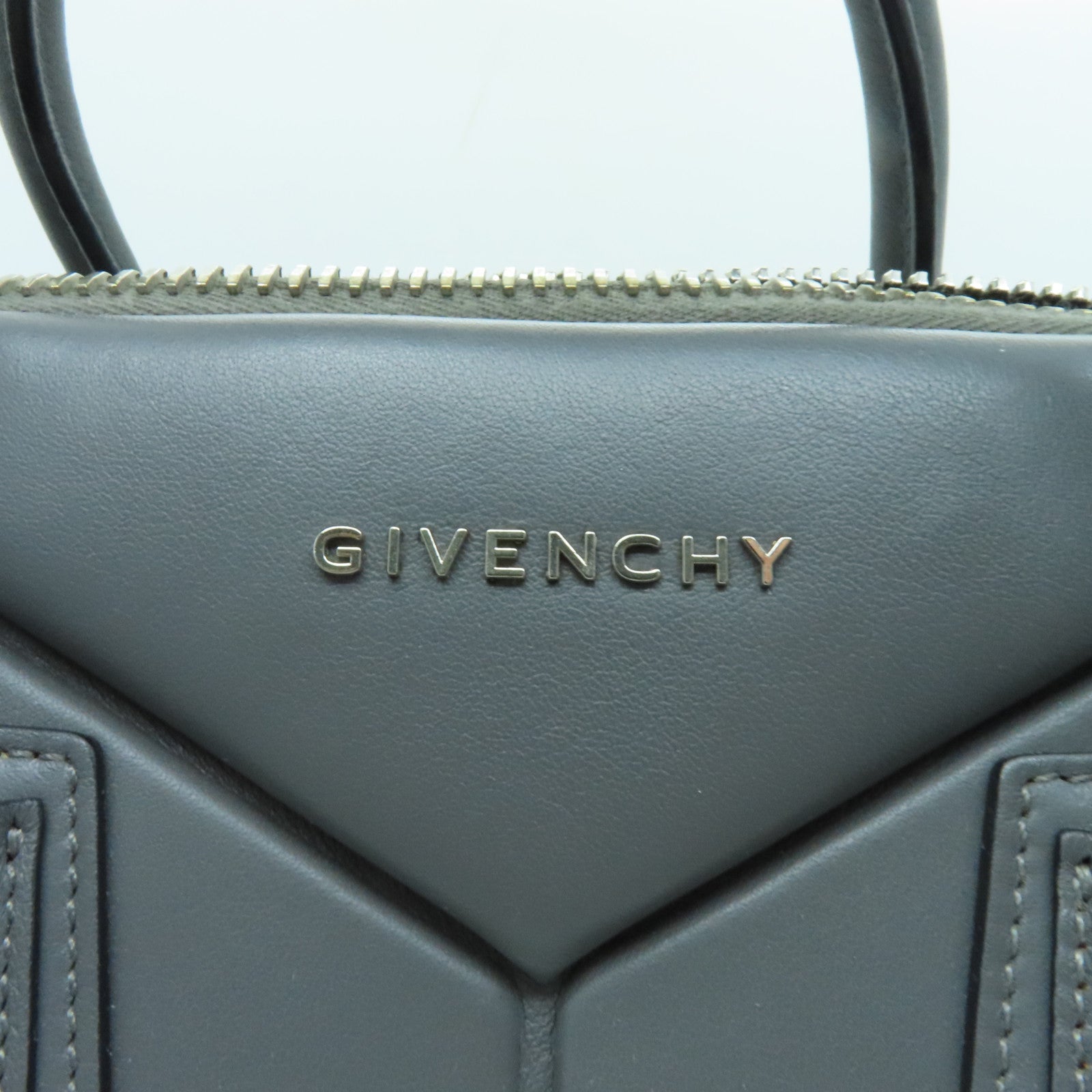 GIVENCHY 牛皮皮革Shoulder Bag銀扣肩背袋灰色