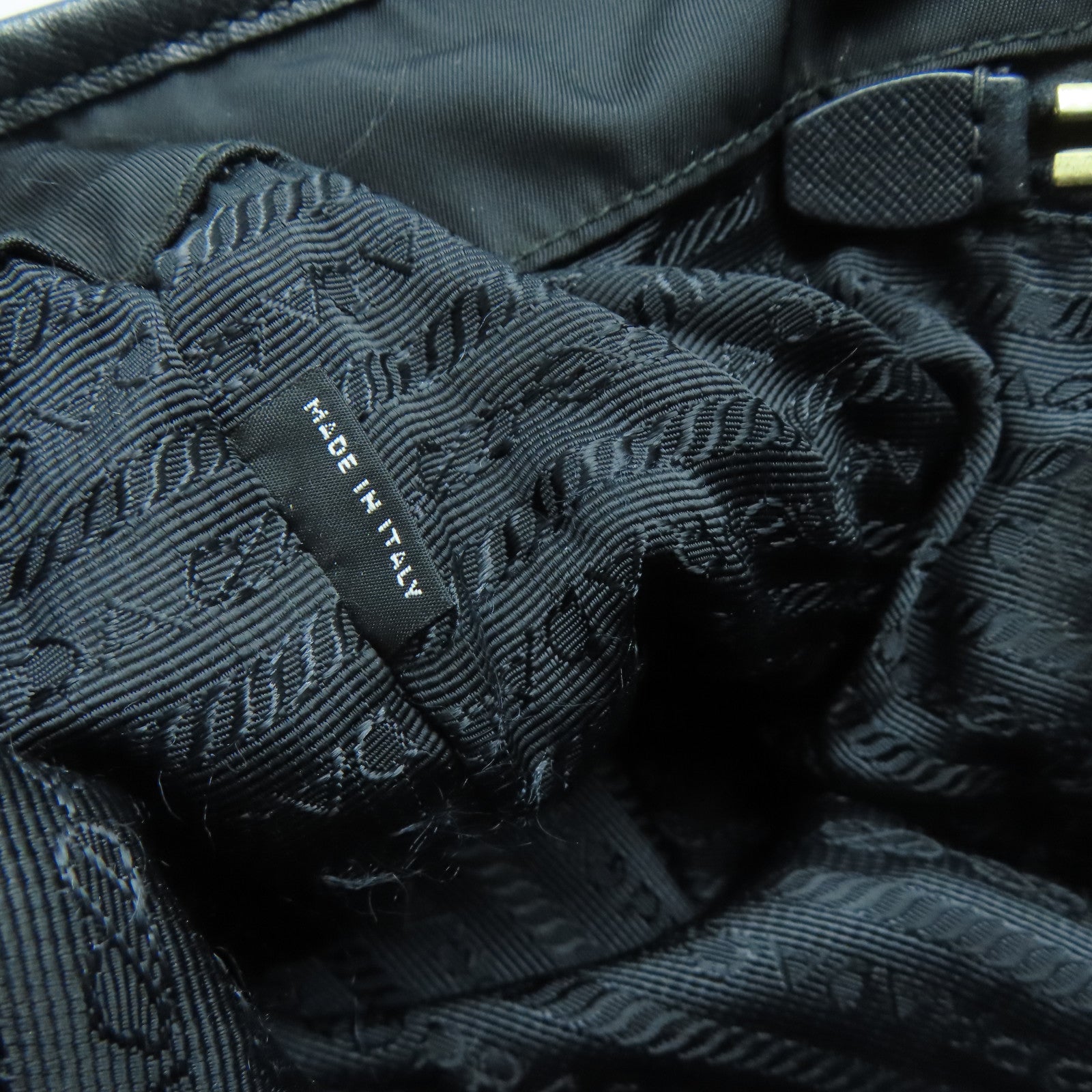 PRADA 尼龙Tote Bag金扣手挽肩背两用袋黑色