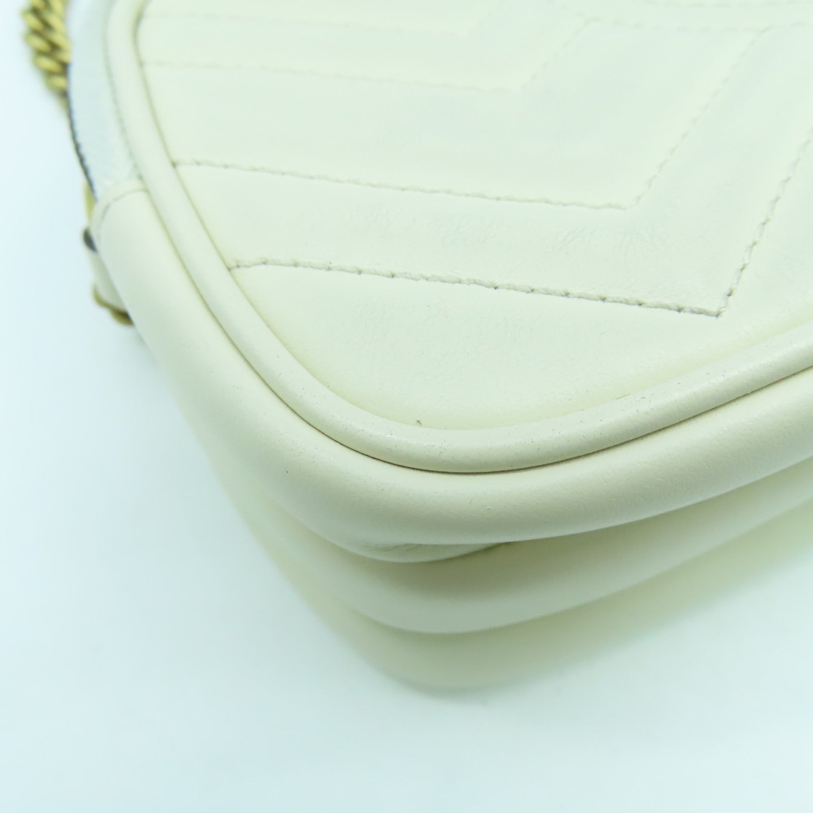 GUCCI 牛皮皮革Shoulder Bag金扣鏈帶肩背袋白色