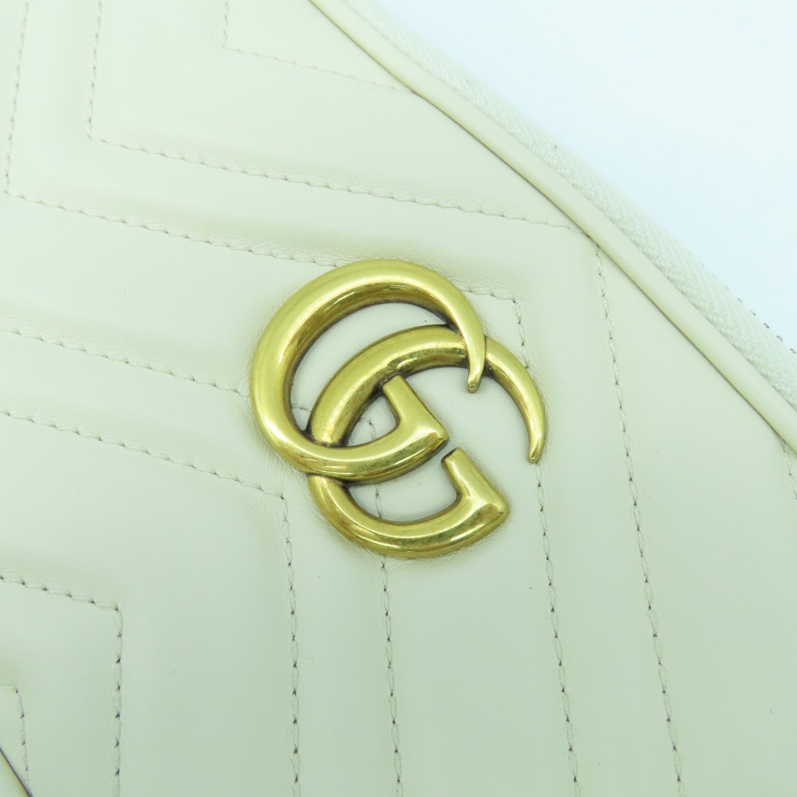 GUCCI 牛皮皮革Shoulder Bag金扣鏈帶肩背袋白色