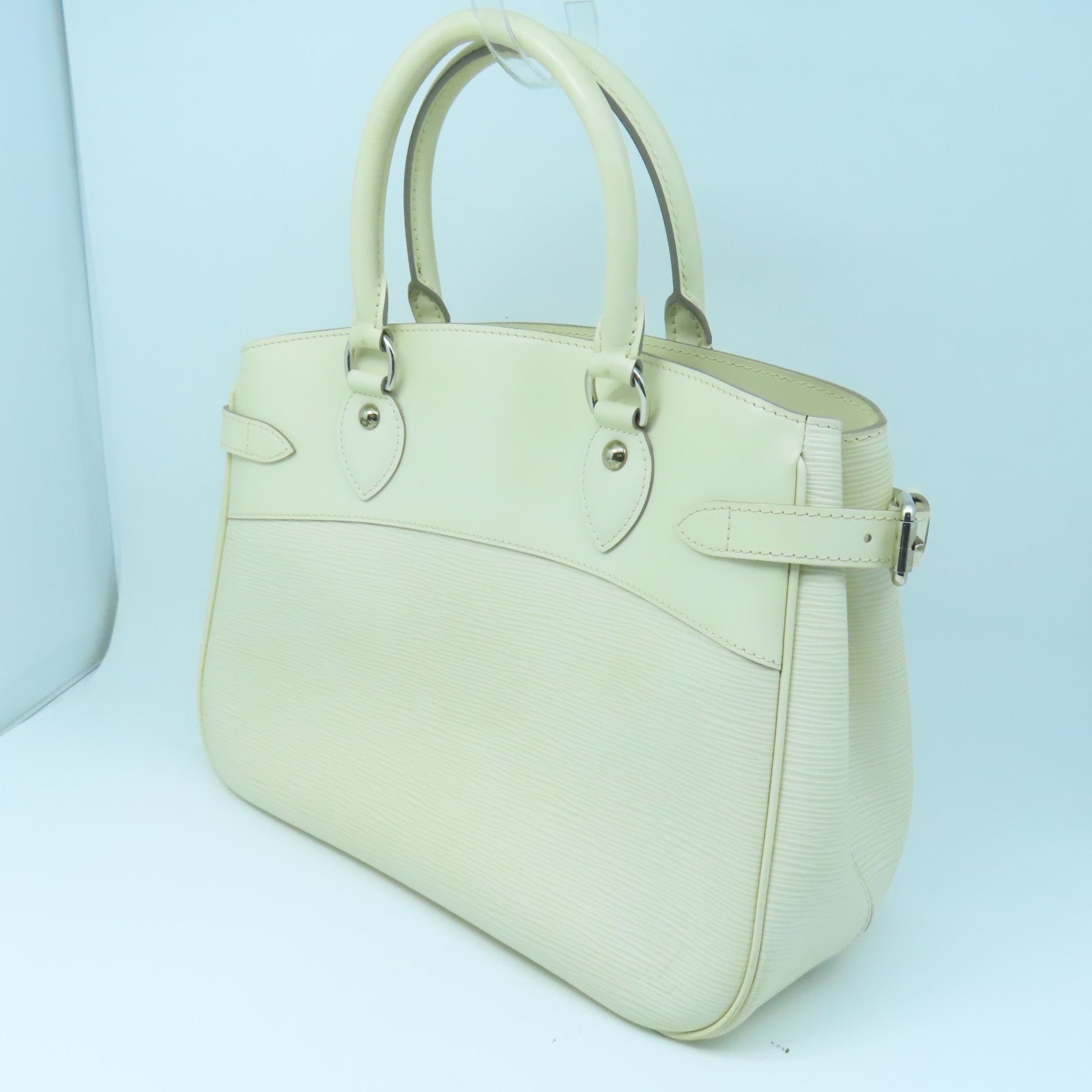 LOUIS VUITTON Epi Passy GM silver buckle handle bag white