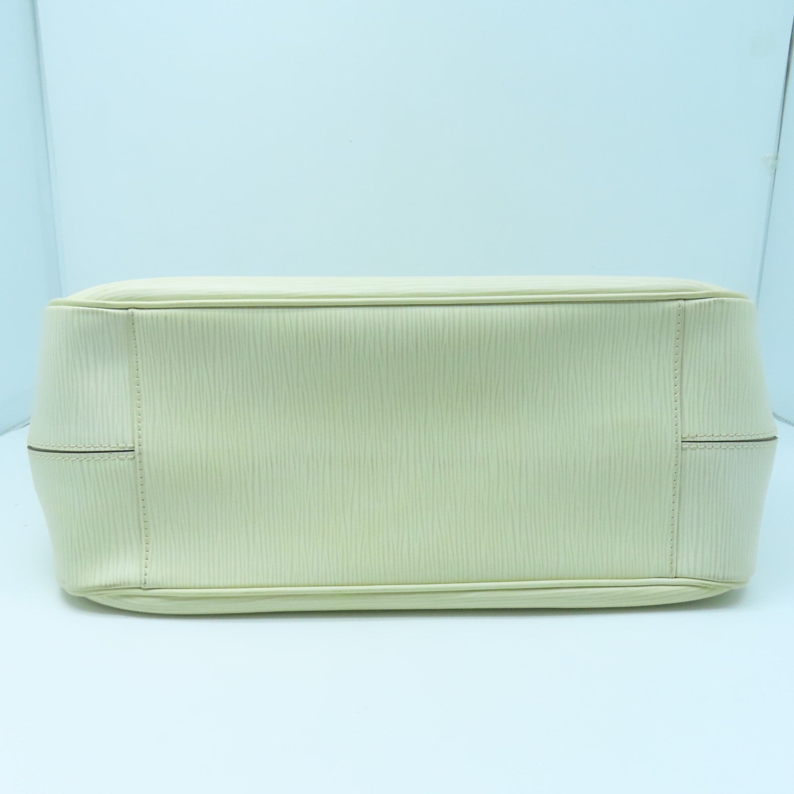 LOUIS VUITTON Epi Passy GM silver buckle handle bag white