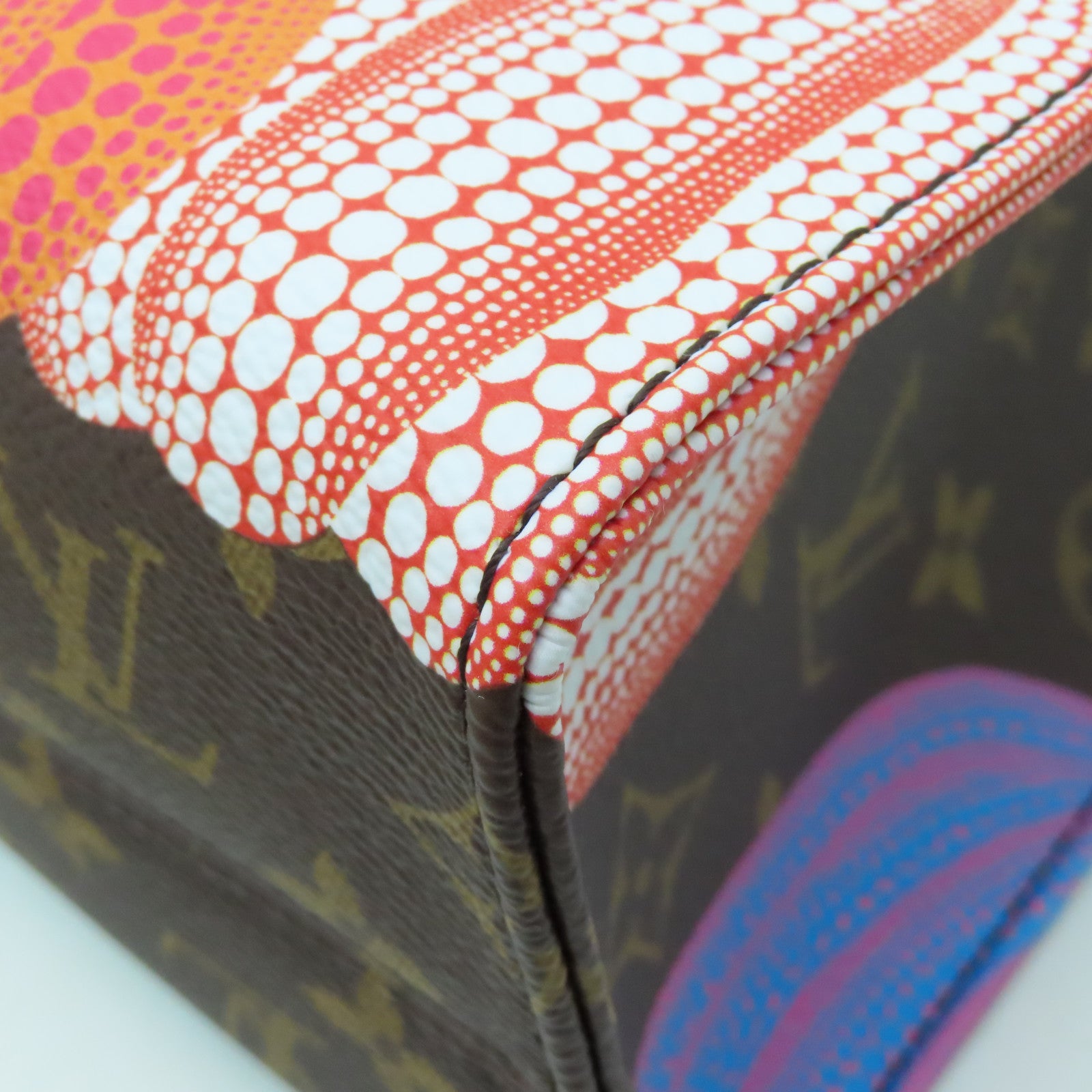LOUIS VUITTON Monogram LV X YK OnTheGo PM金扣手挽肩背兩用袋啡色/橙色/藍色