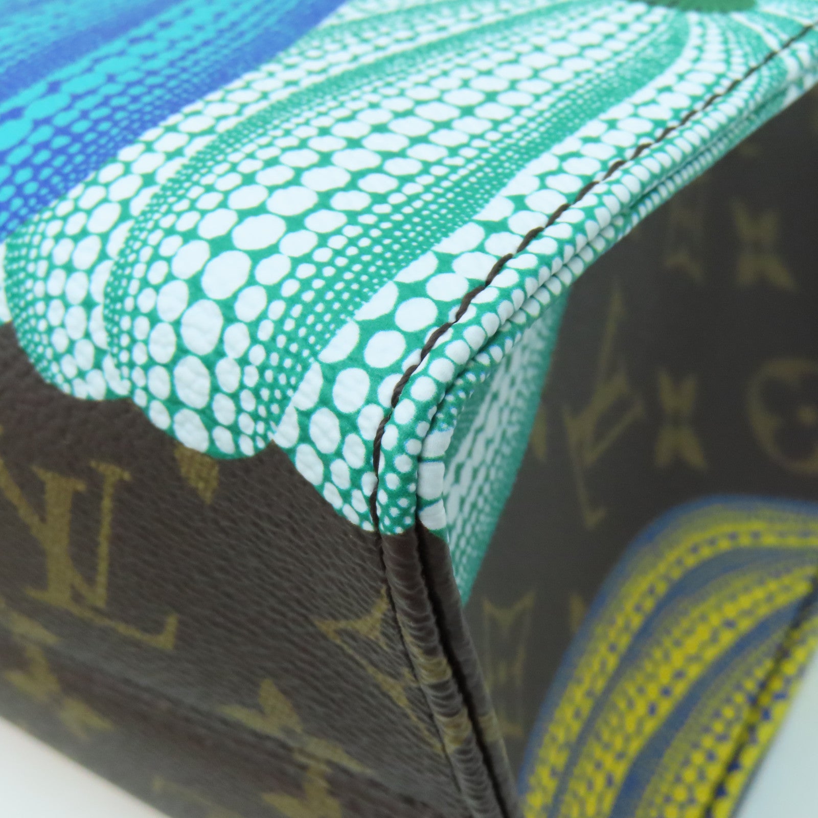 LOUIS VUITTON Monogram LV X YK OnTheGo PM金扣手挽肩背兩用袋啡色/橙色/藍色