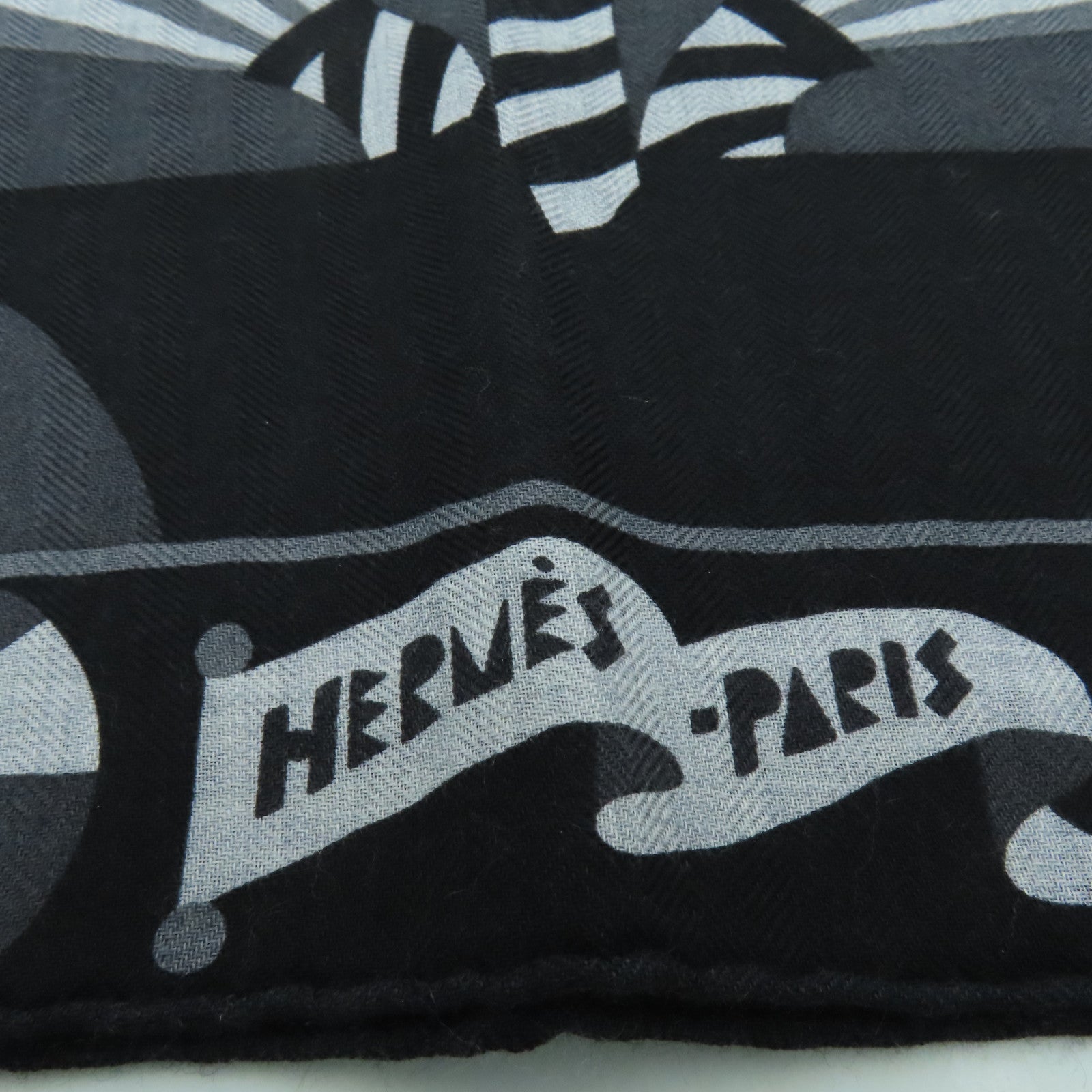 HERMES 絲質Scarf絲巾黒色/灰色