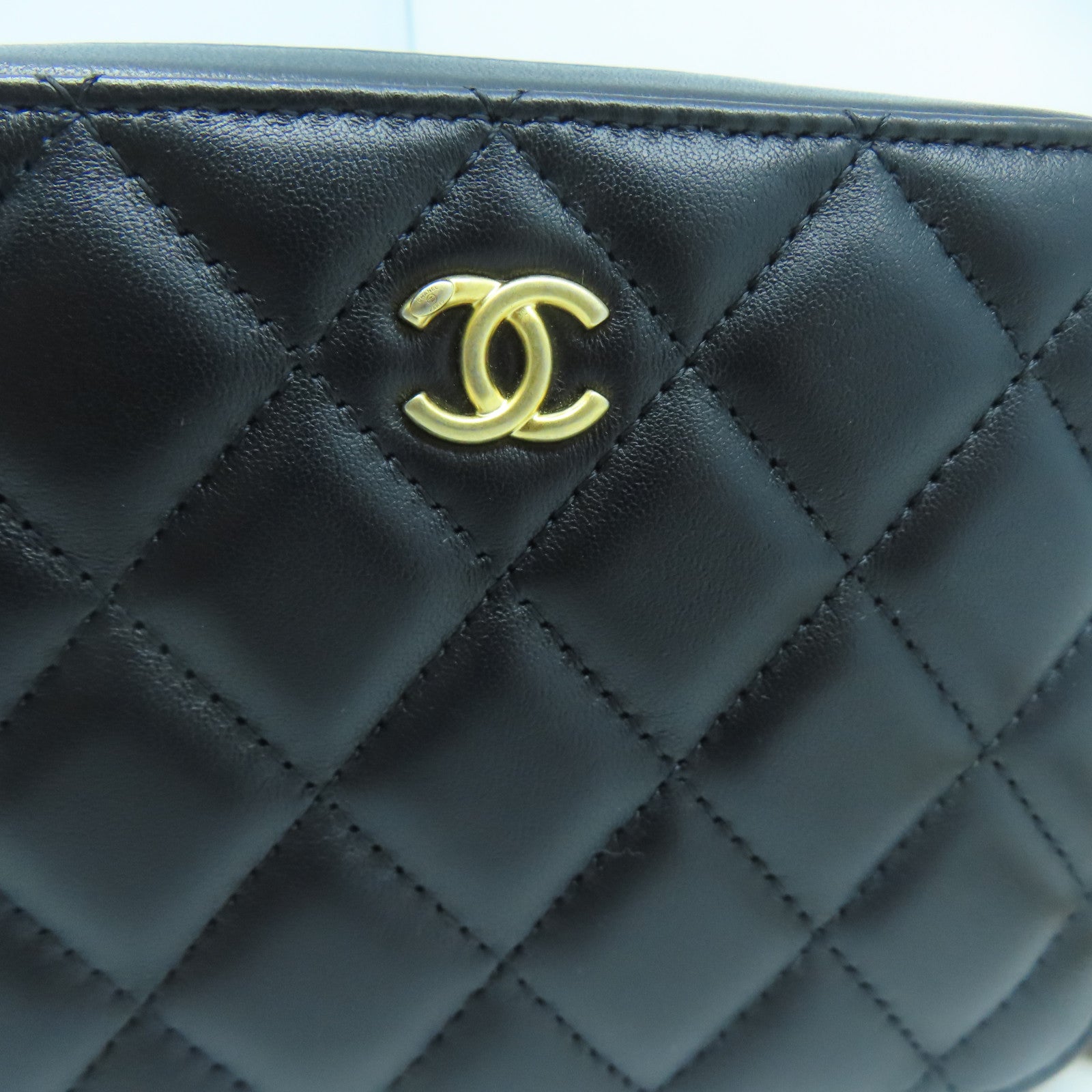 CHANEL 牛皮皮革Mini Vanity Coco Ball Chain Bag金扣鏈帶肩背袋黑色