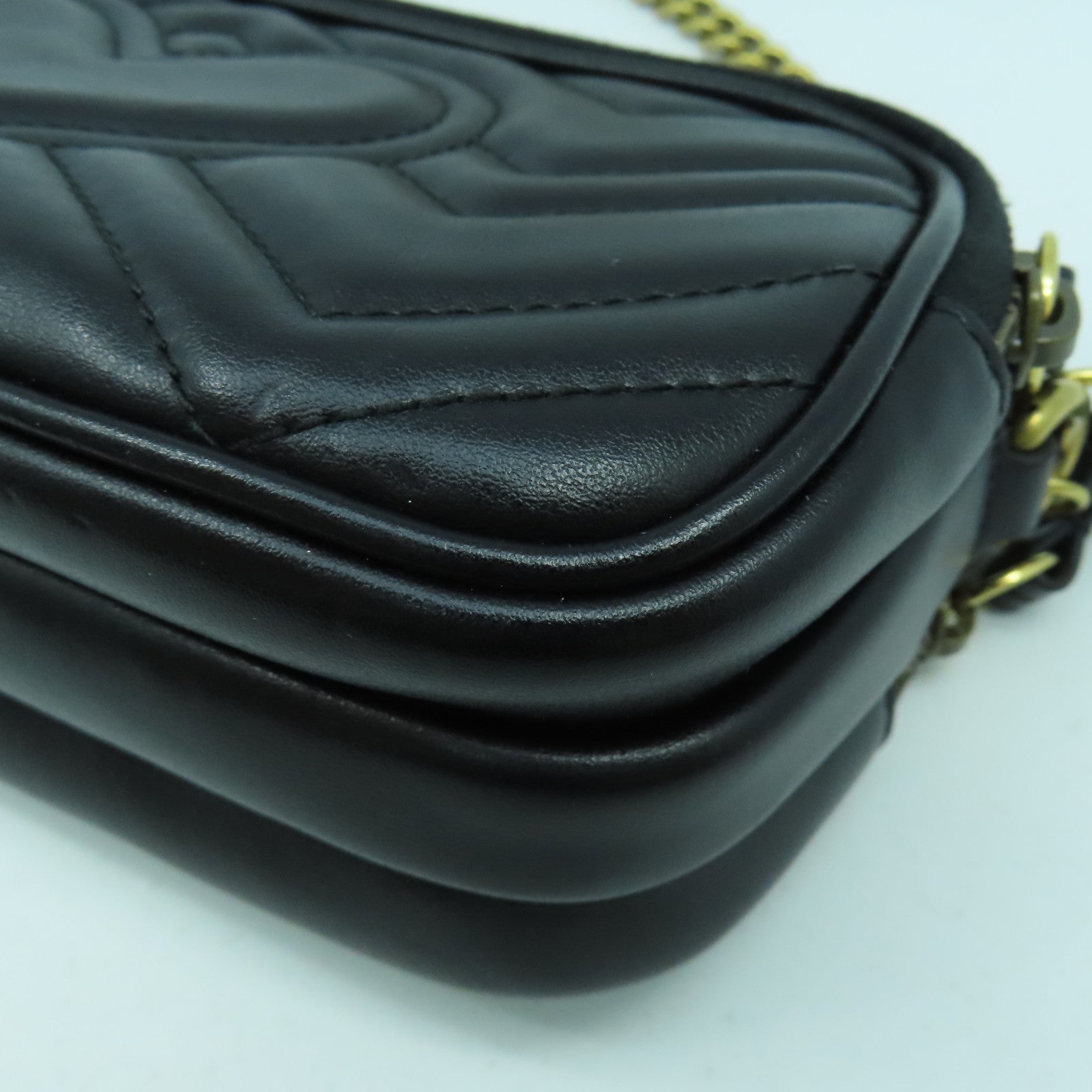 GUCCI 牛皮皮革GG Marmont金扣鏈帶肩背袋黑色