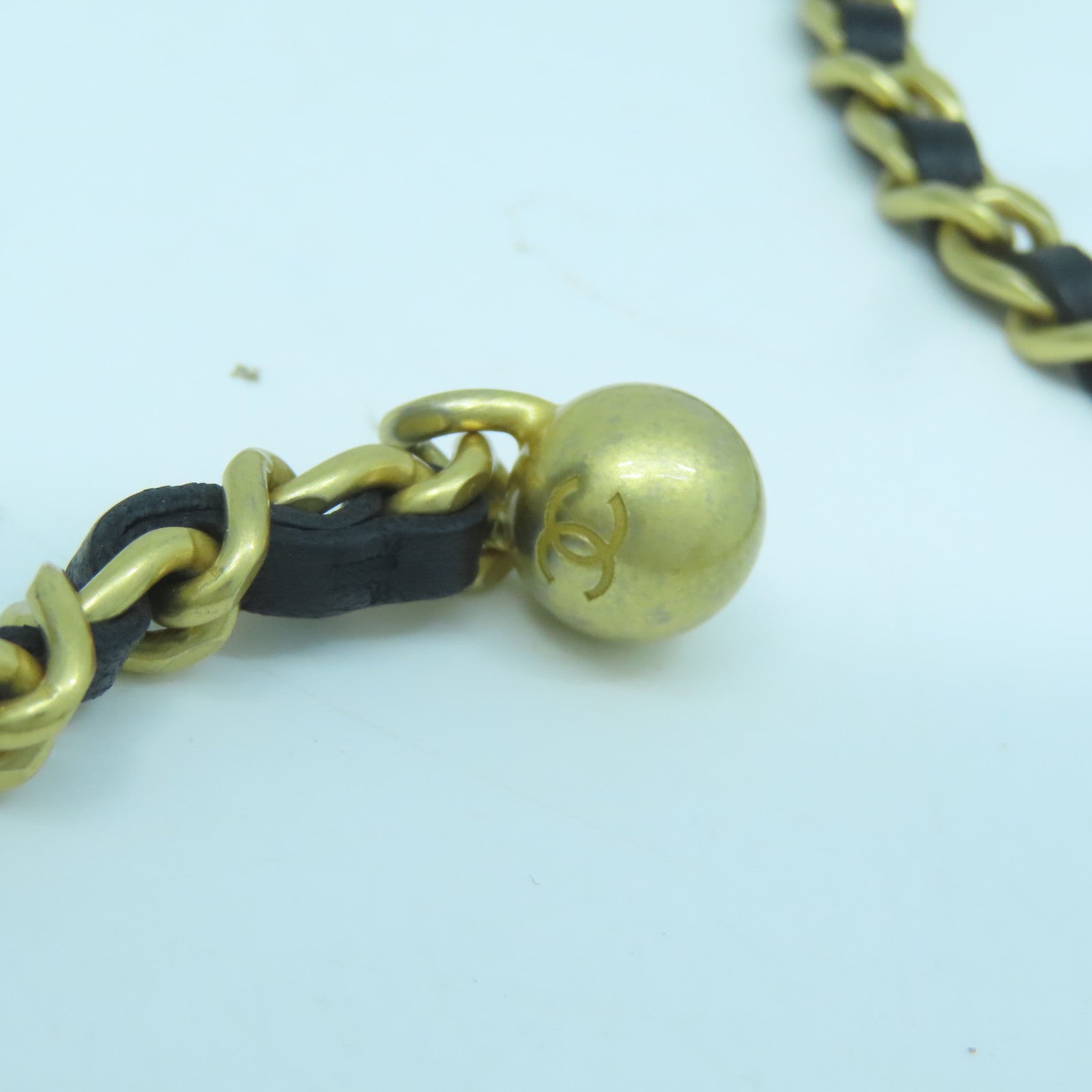 CHANEL 牛皮皮革Mini Vanity Coco Ball Chain Bag金扣鏈帶肩背袋黑色