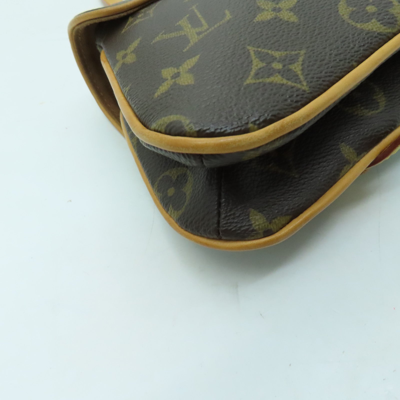 LOUIS VUITTON Monogram Marelle金扣肩背袋啡色