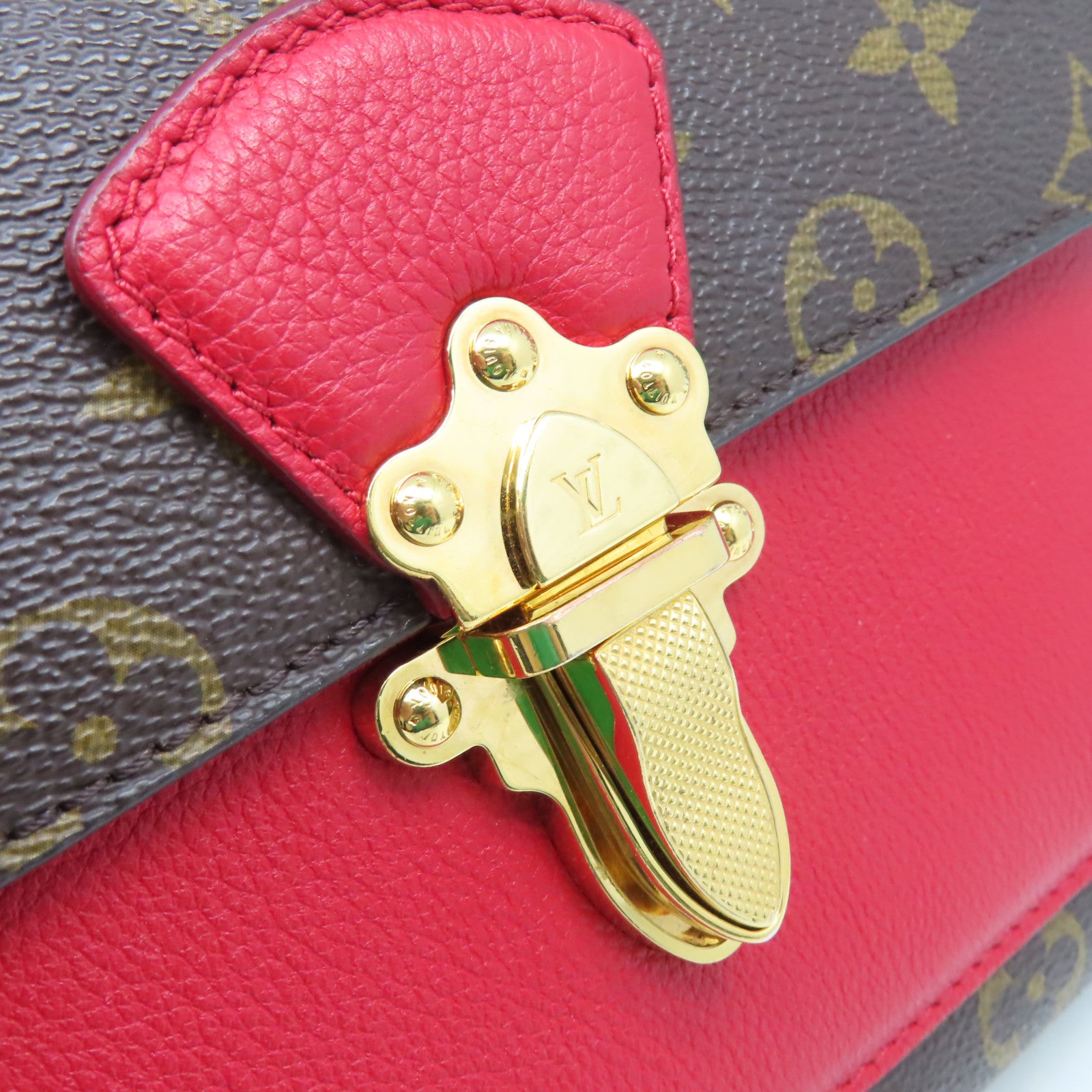 LOUIS VUITTON Monogram Victoire Chain Shoulder Bag金扣連帶肩背袋啡色/紅色