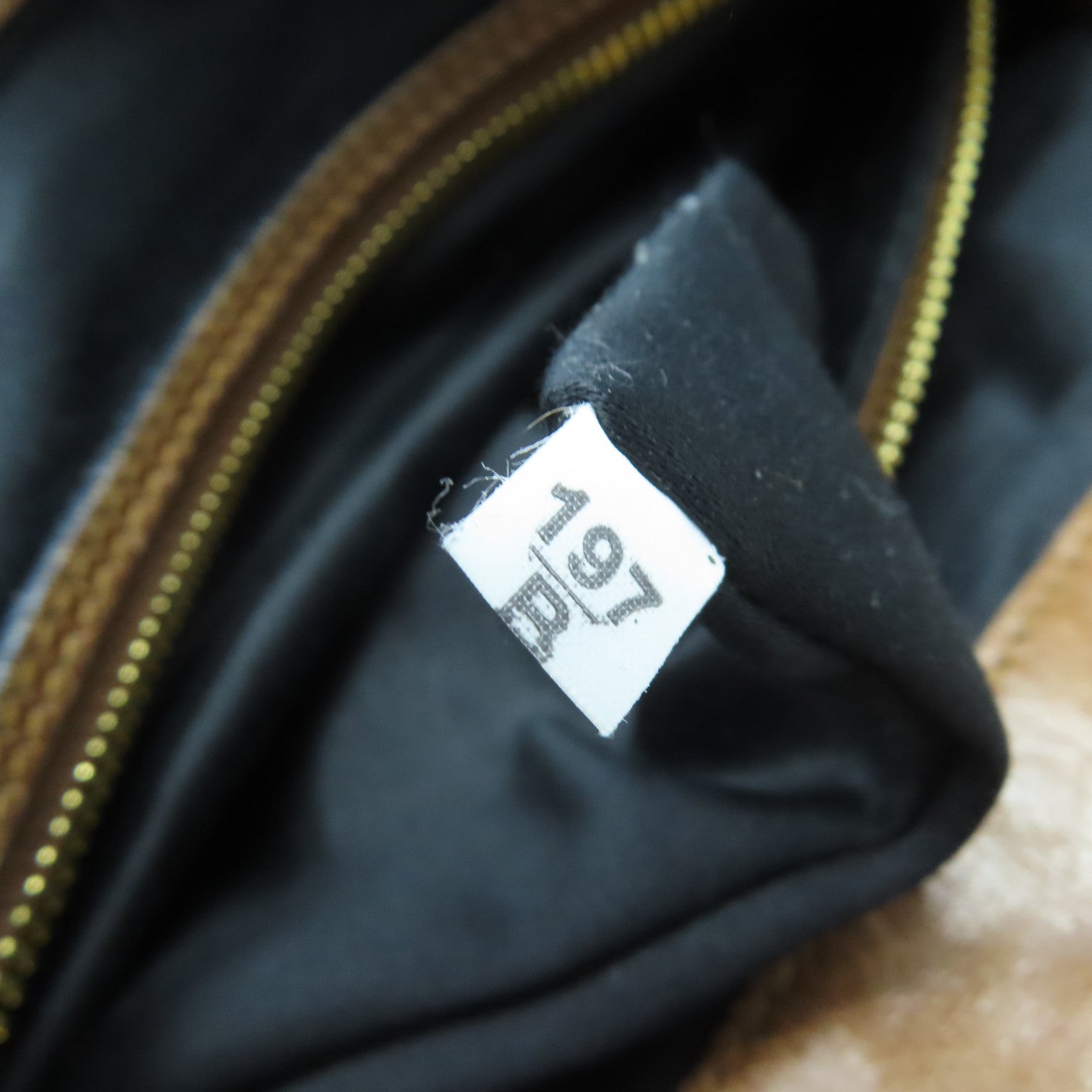 Miu Miu 牛皮皮革Shoulder Bag金扣手挽肩背兩用袋棕色