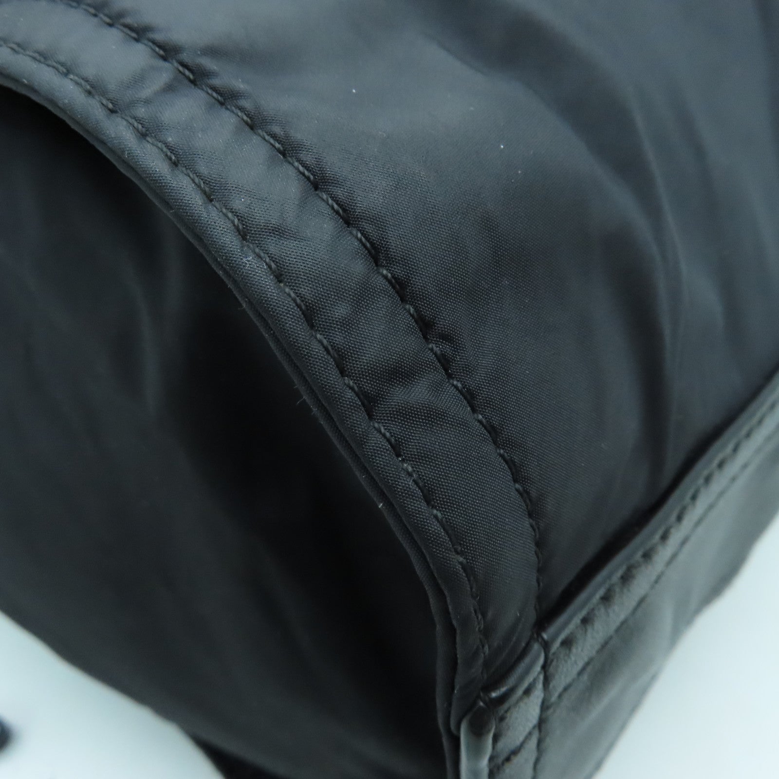 BURBERRY 尼龙Tote Bag黑扣手挽肩背两用袋黑色