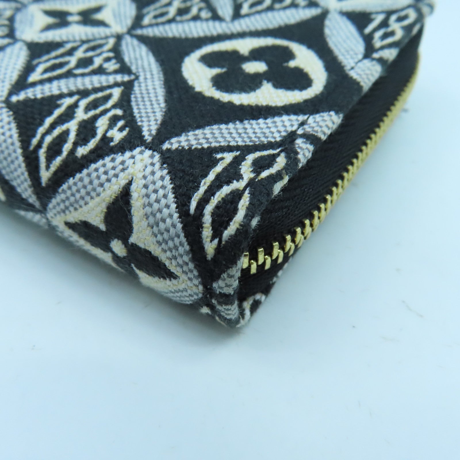 LOUIS VUITTON Monogram Jacquard Zippy Coin Purse Since1854金扣零錢包黑色/白色