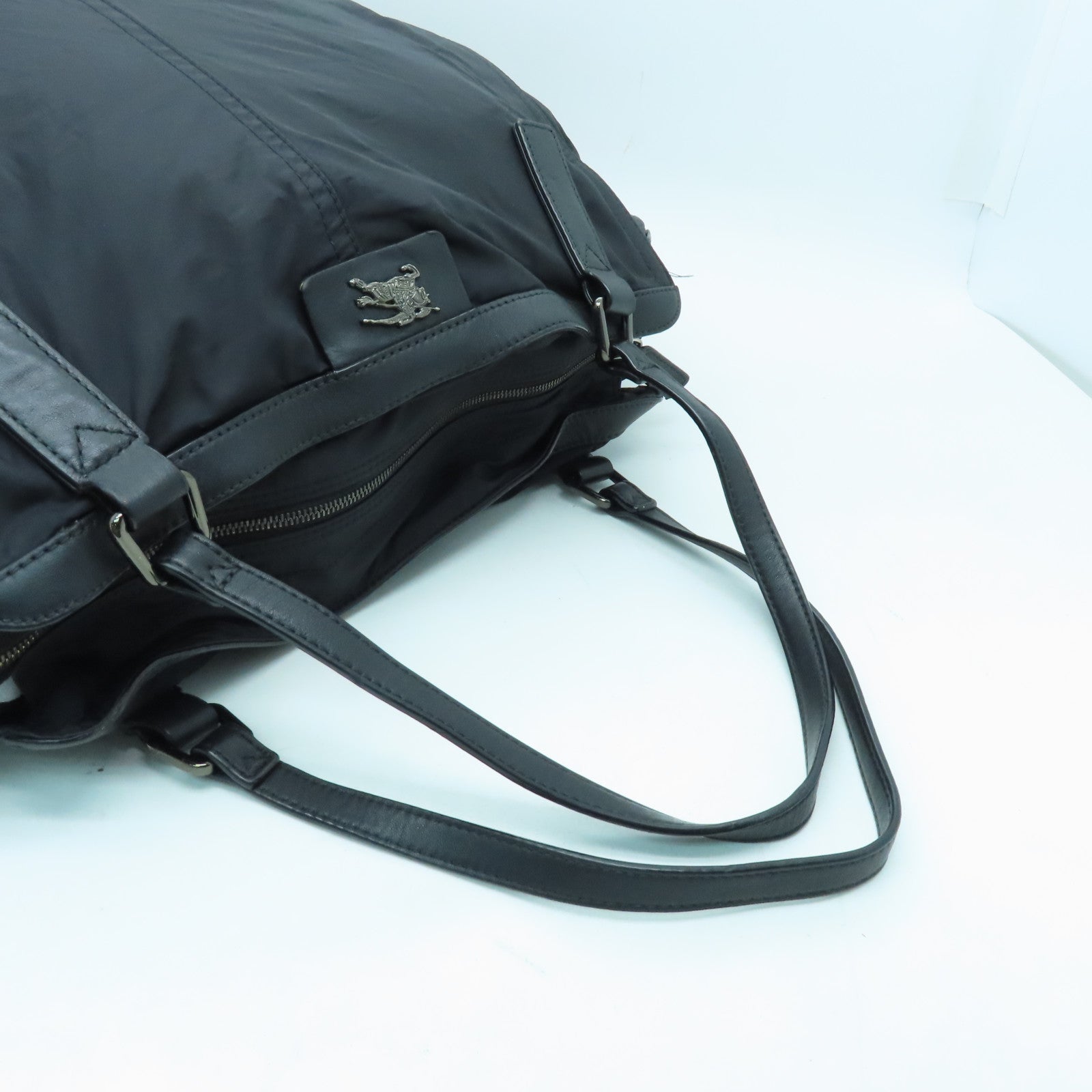 BURBERRY 尼龙Tote Bag黑扣手挽肩背两用袋黑色