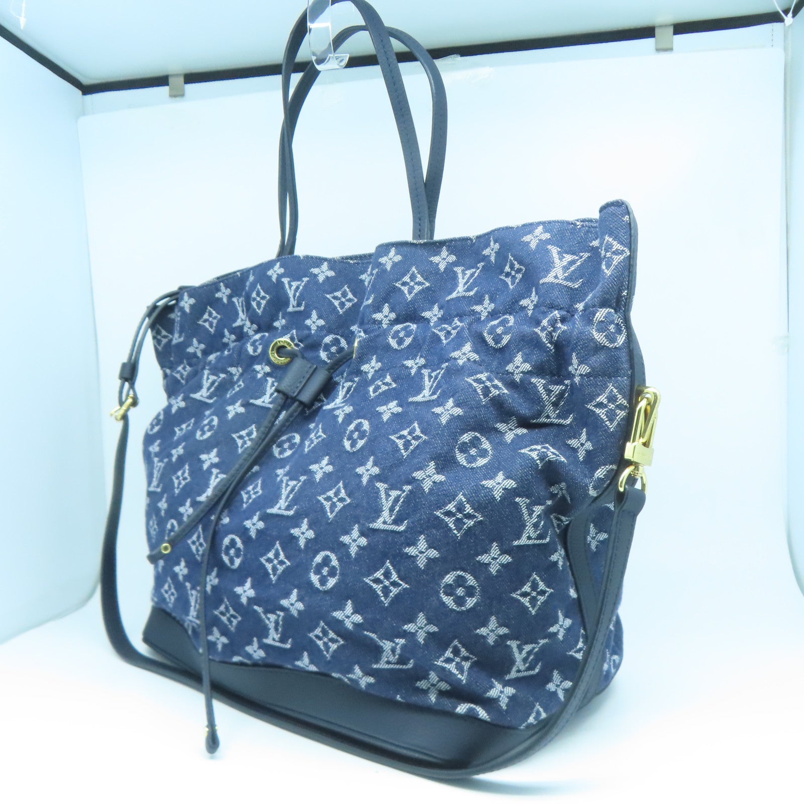 LOUIS VUITTON Monogram Denim Noefle MM金扣手挽肩背兩用袋藍色