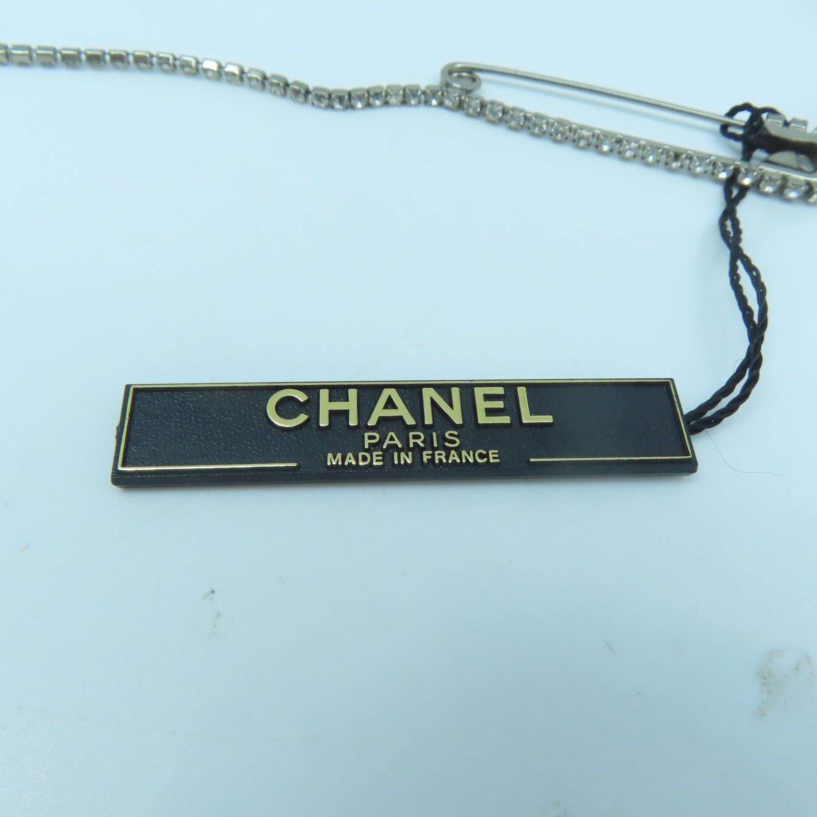 CHANEL 【激減優惠】金屬Brooch銀扣胸針銀色
