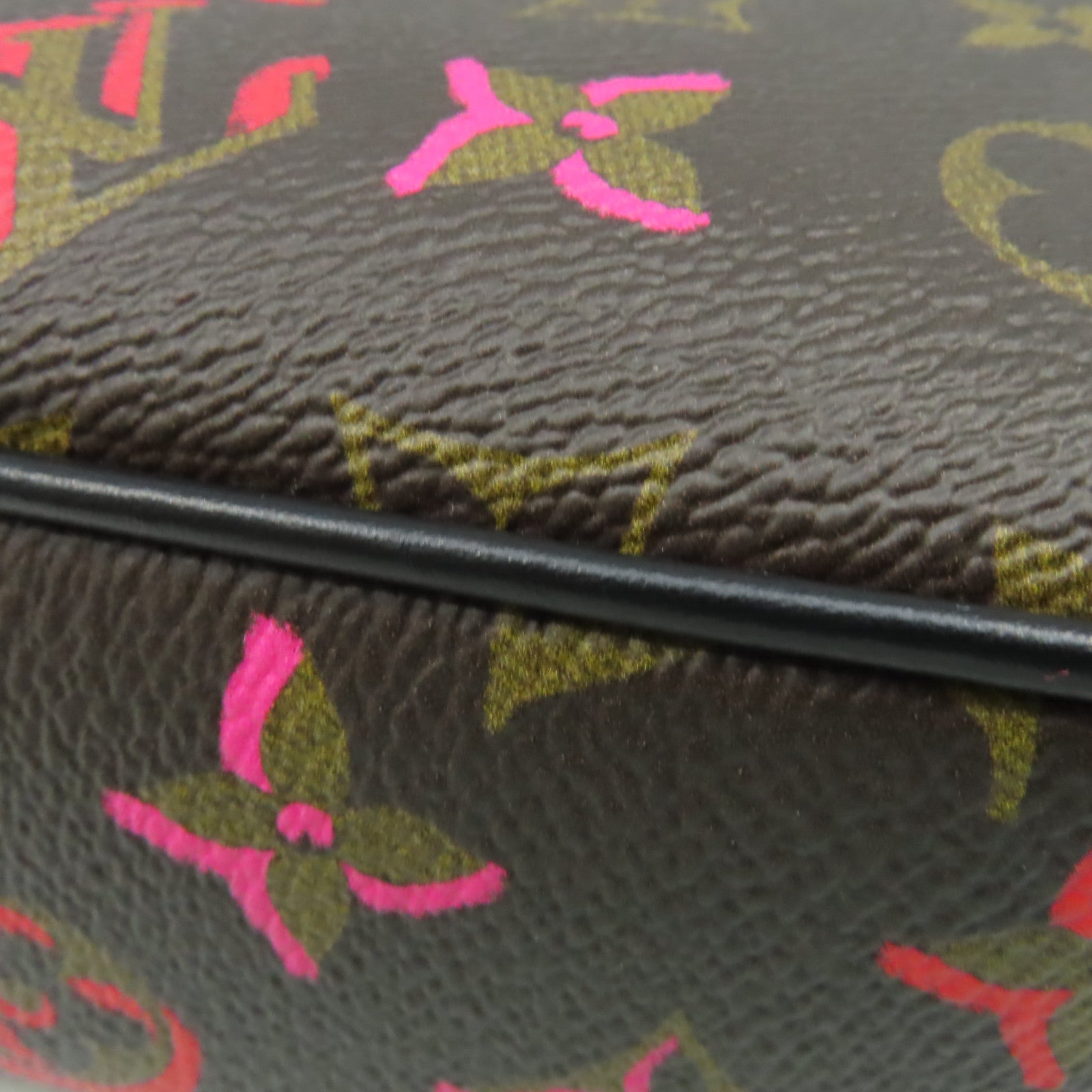 LOUIS VUITTON Monogram Fall In Love Sac Coeur Shoulder Bag肩背袋啡色