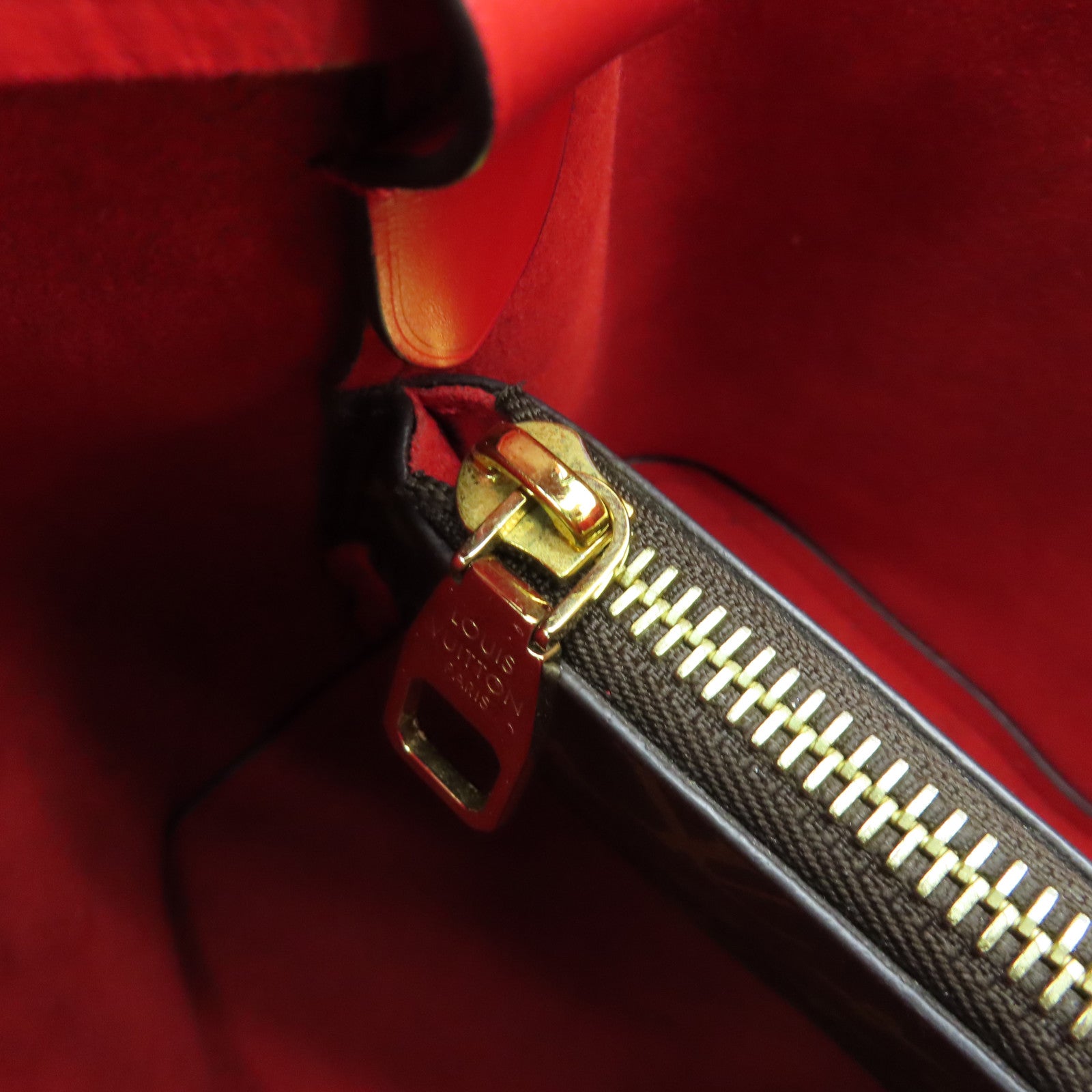 LOUIS VUITTON Monogram Neo Noe MM金扣肩背袋啡色/紅色