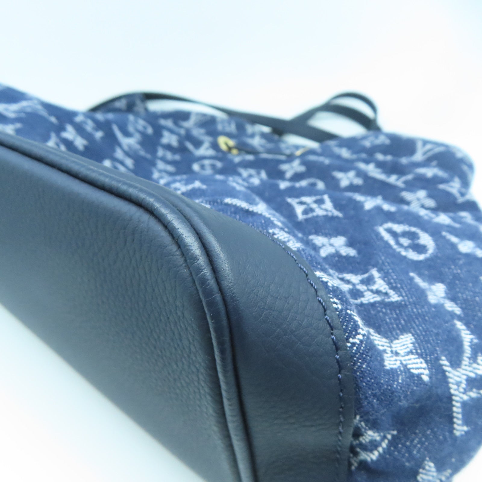 LOUIS VUITTON Monogram Denim Noefle MM金扣手挽肩背兩用袋藍色