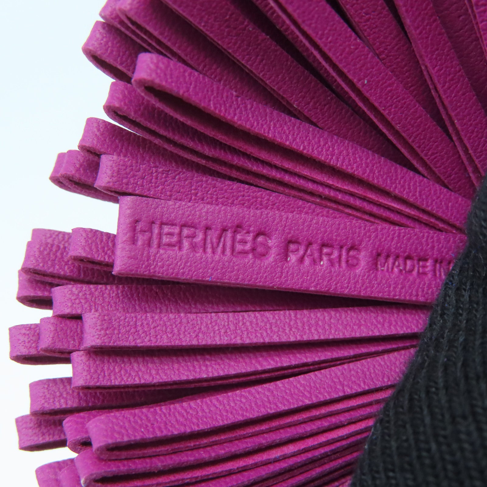 HERMES Swift皮革Carmen銀扣鎖匙扣赤紫色