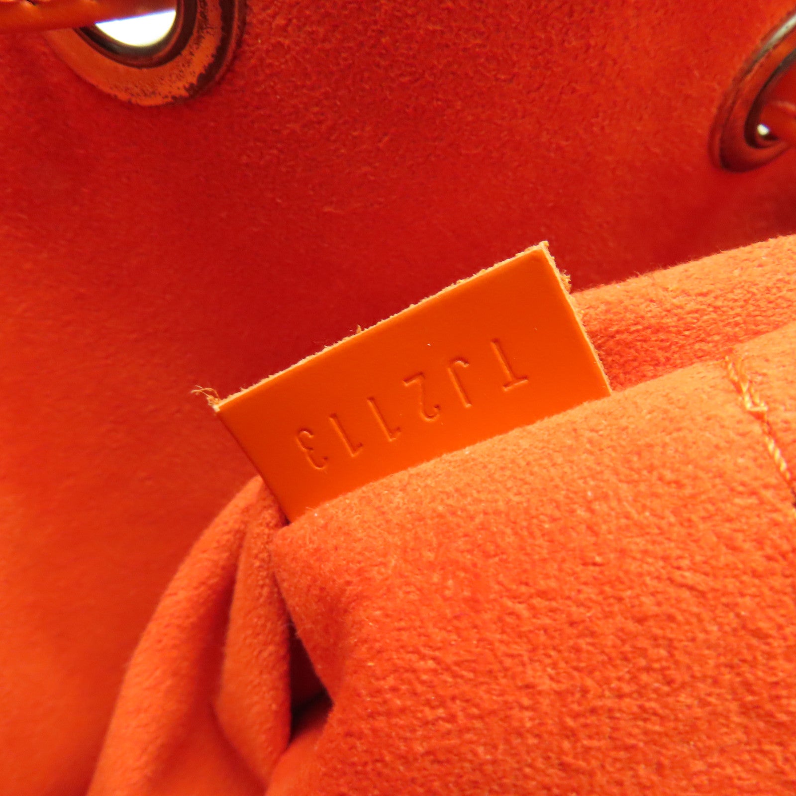 LOUIS VUITTON Epi Noe BB銀扣肩背袋橙色