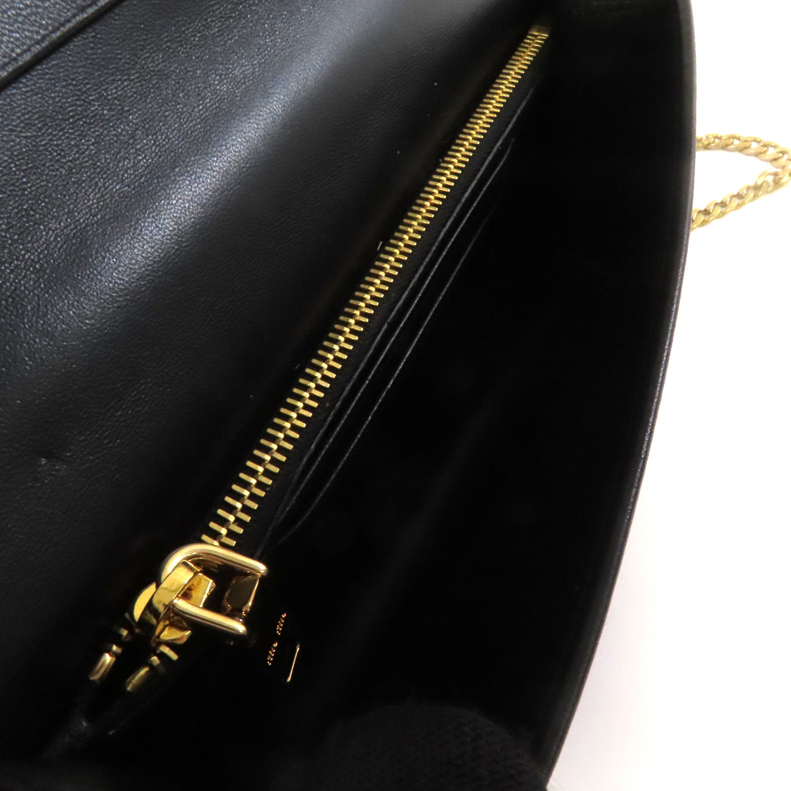 Miu Miu 羊皮皮革Chain Shoulder Bag金扣鏈帶肩背袋黑色