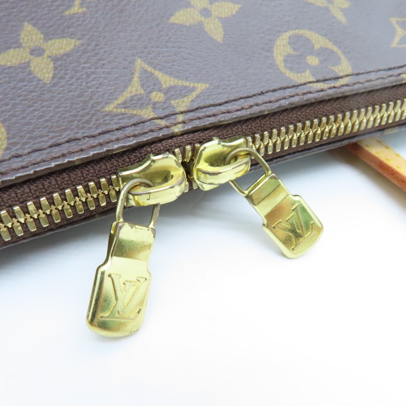 LOUIS VUITTON Monogram Coussin GM金扣肩背袋啡色
