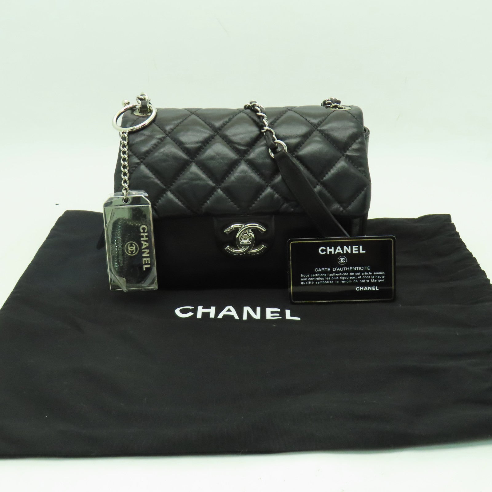 CHANEL 菱格牛皮皮革Chain Shoulder銀扣鏈帶肩背袋黑色