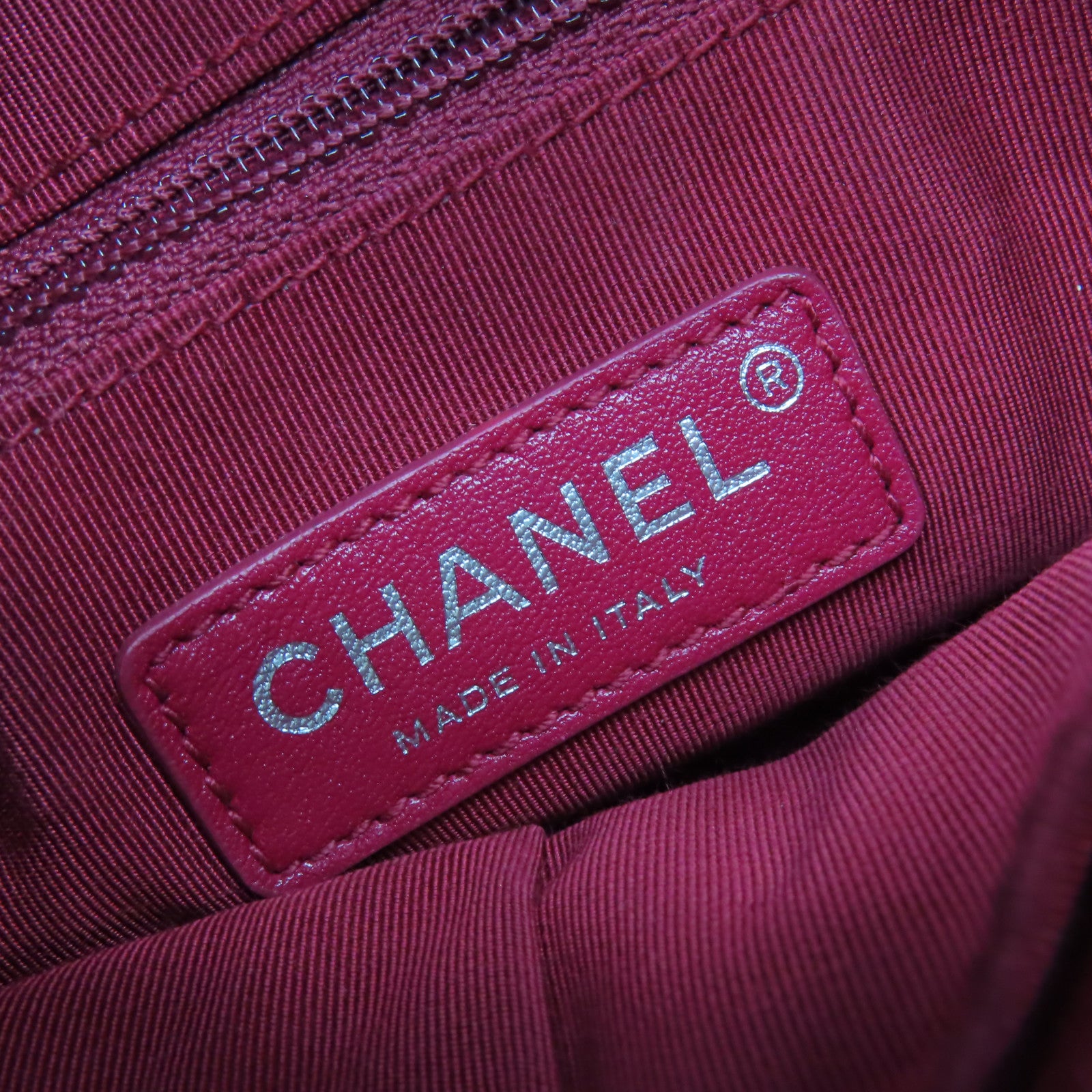 CHANEL 菱格牛皮皮革Gabrielle Hobo Small Chain Shoulder Bag金扣鏈帶肩背袋黑色