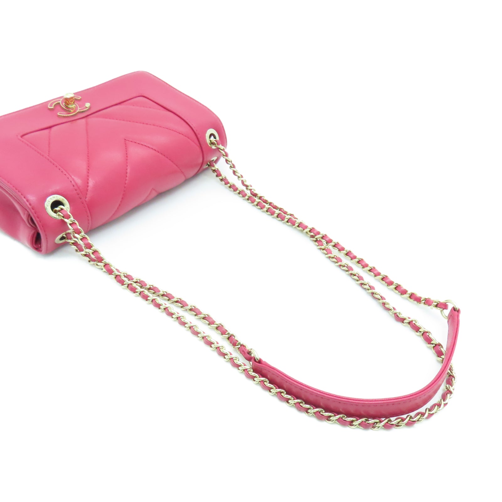 CHANEL 菱格牛皮皮革Chain Shoulder金扣鏈帶肩背袋玫瑰紅色