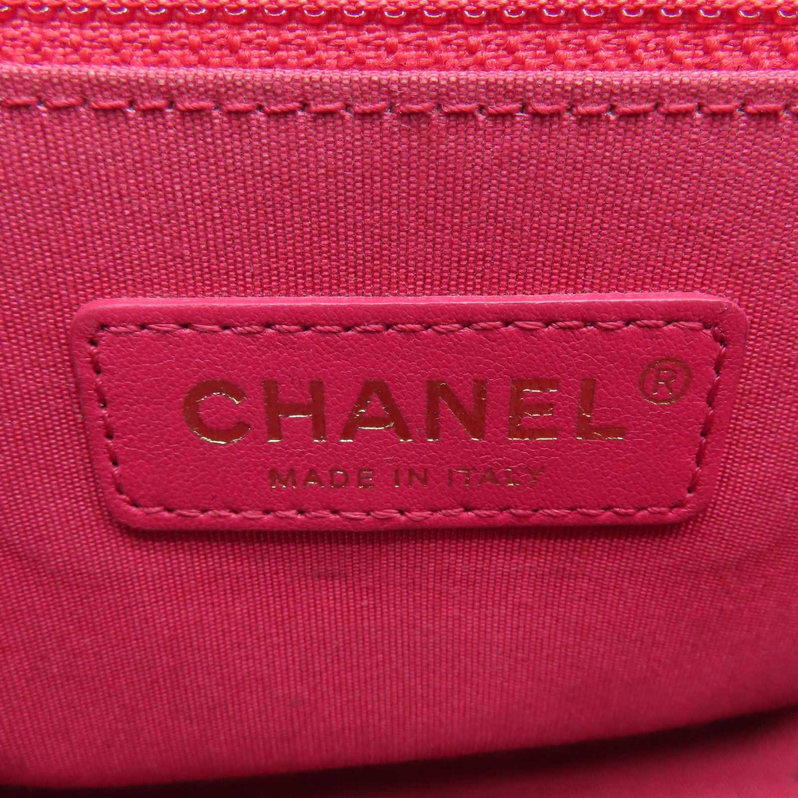 CHANEL 菱格牛皮皮革Chain Shoulder金扣鏈帶肩背袋玫瑰紅色